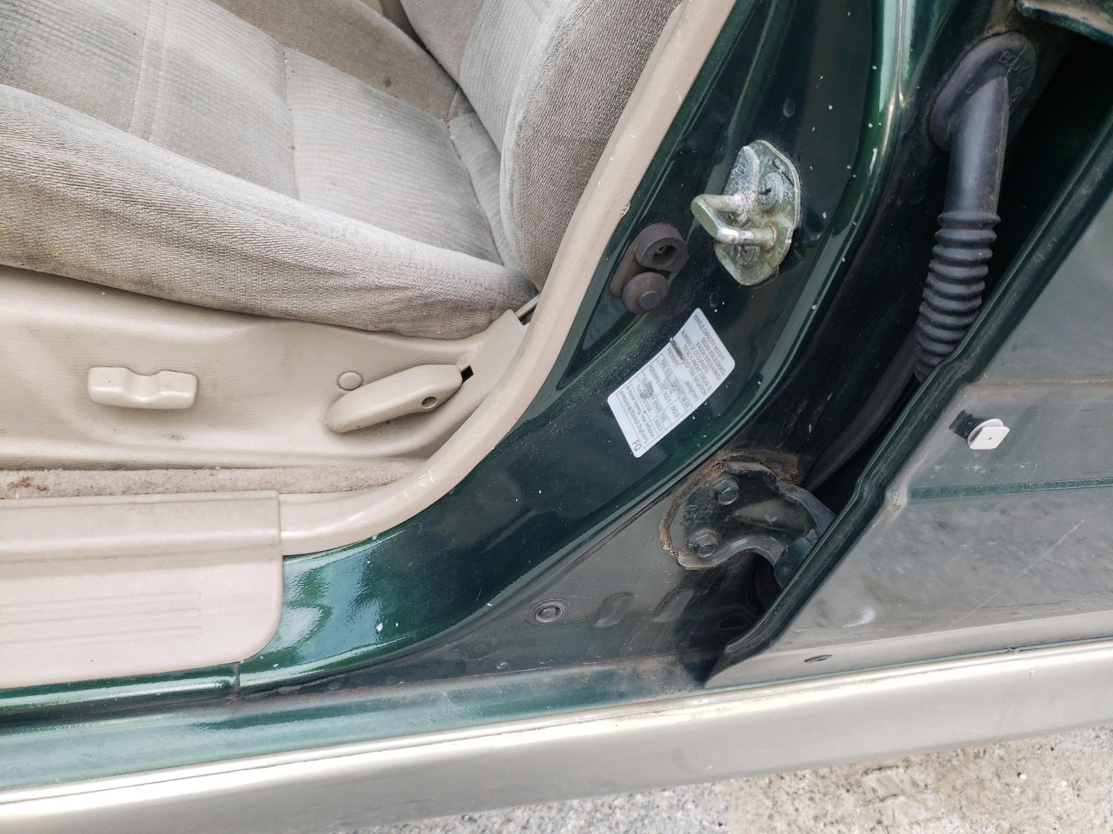 Photo 10 from auction – 2000 SUBARU LEGACY OUT with VIN 4S3BH6753Y7650286