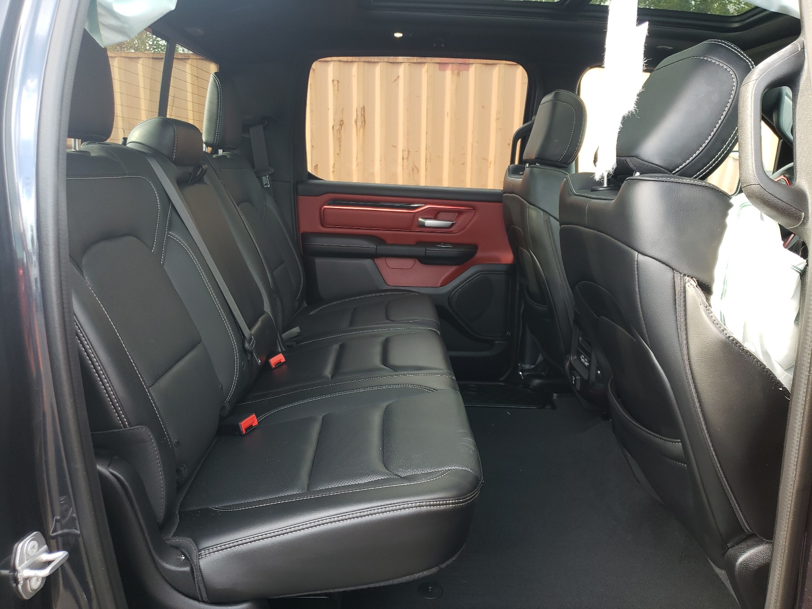 Photo 6 from auction – 2019 RAM 1500 REBEL with VIN 1C6SRFLT6KN820068