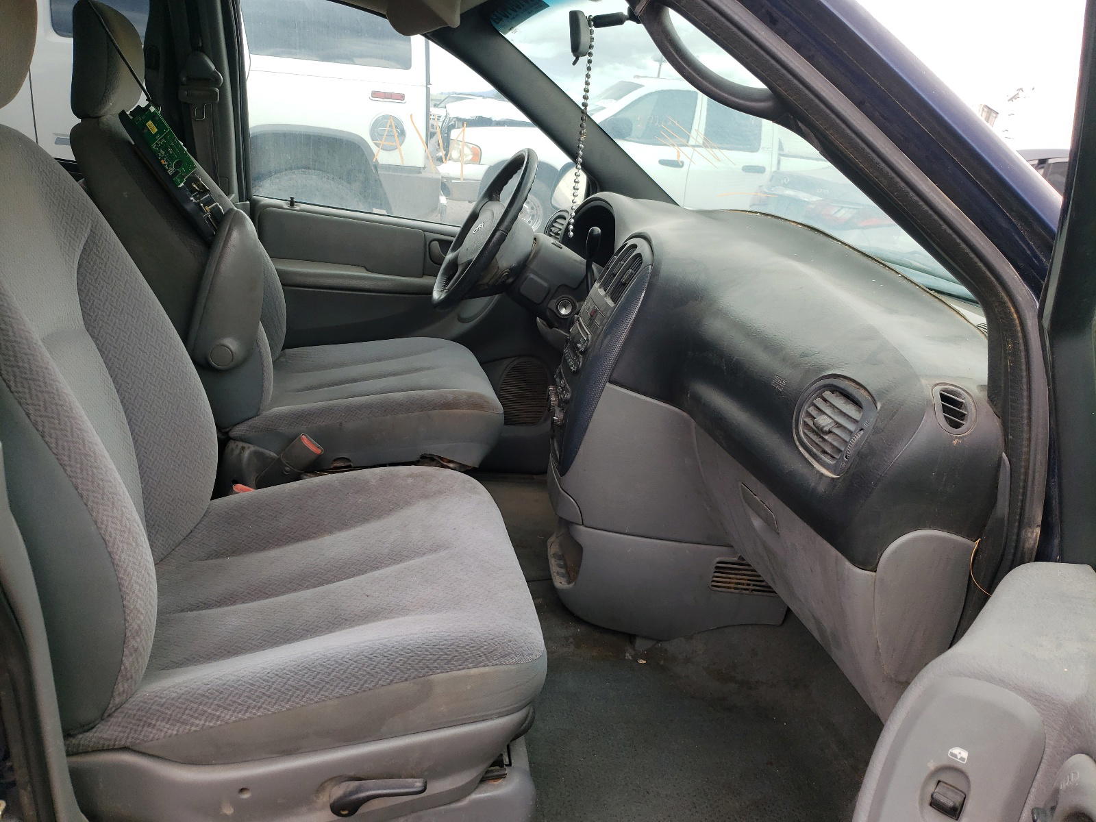 Photo 5 from auction – 2005 DODGE CARAVAN with VIN 2D4GP44L45R158654