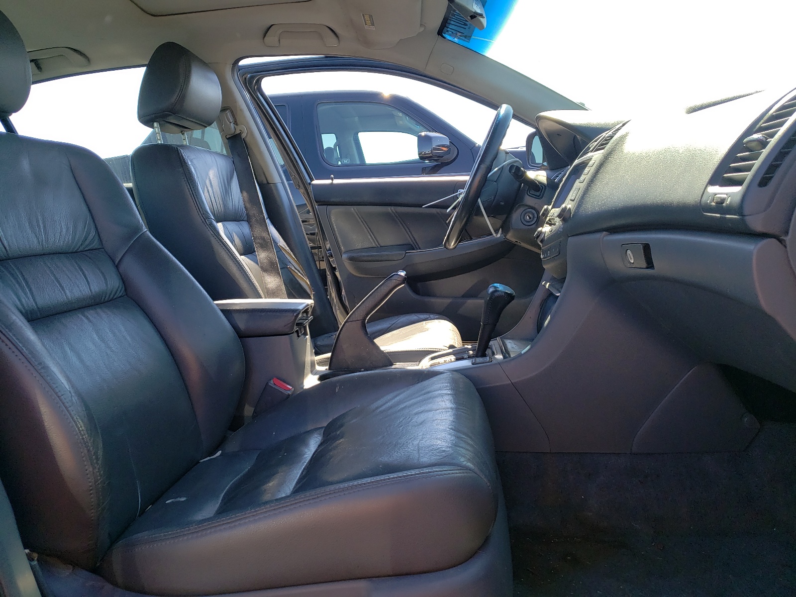 Photo 5 from auction – 2004 HONDA ACCORD EX with VIN 1HGCM66844A048846