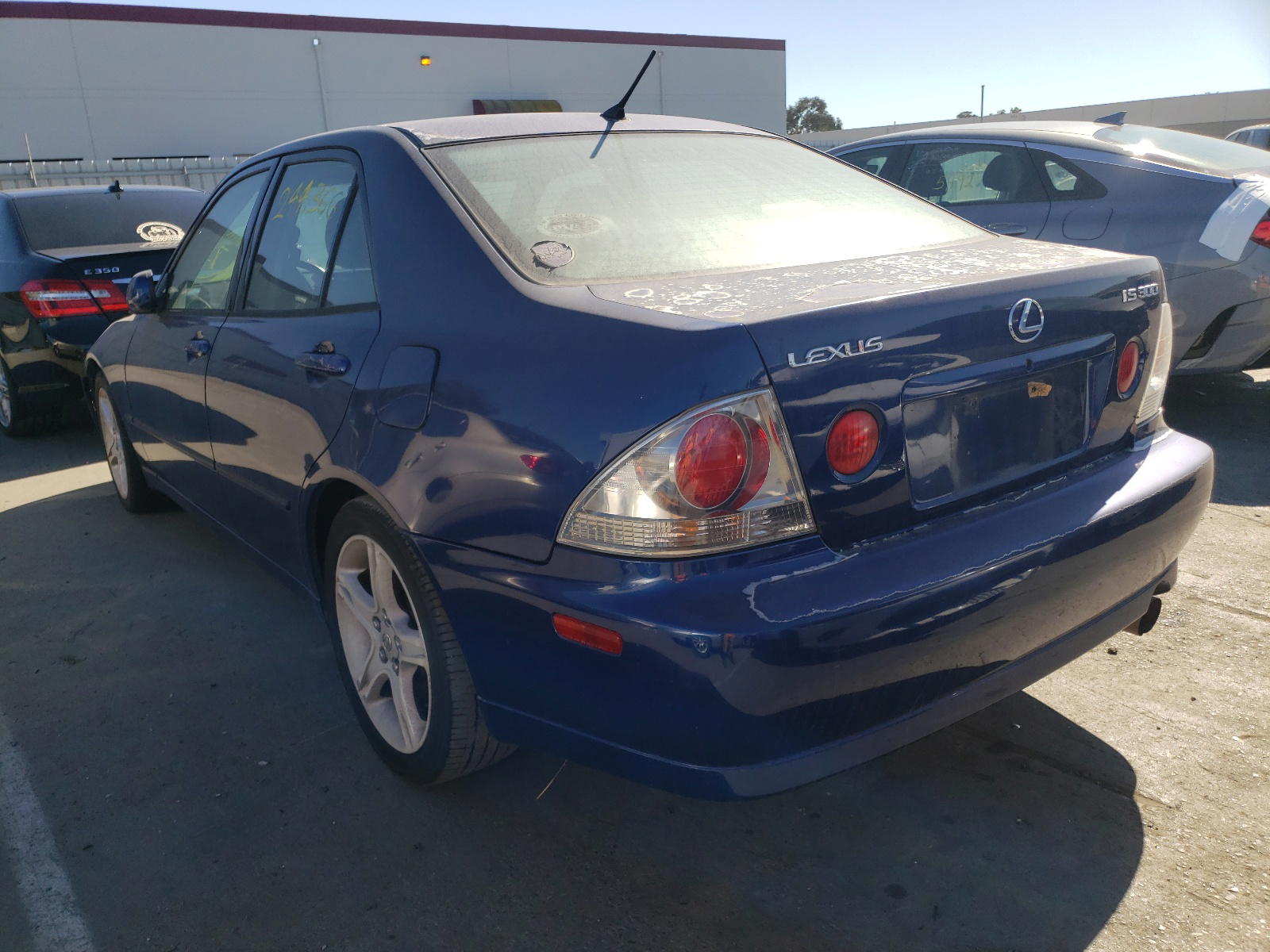 Photo 3 from auction – 2001 LEXUS IS 300 with VIN JTHBD182810002474