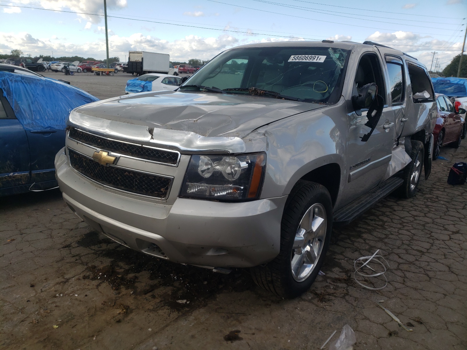 Photo 2 from auction – 2008 CHEVROLET SUBURBAN K with VIN 1GNFK16388J206904