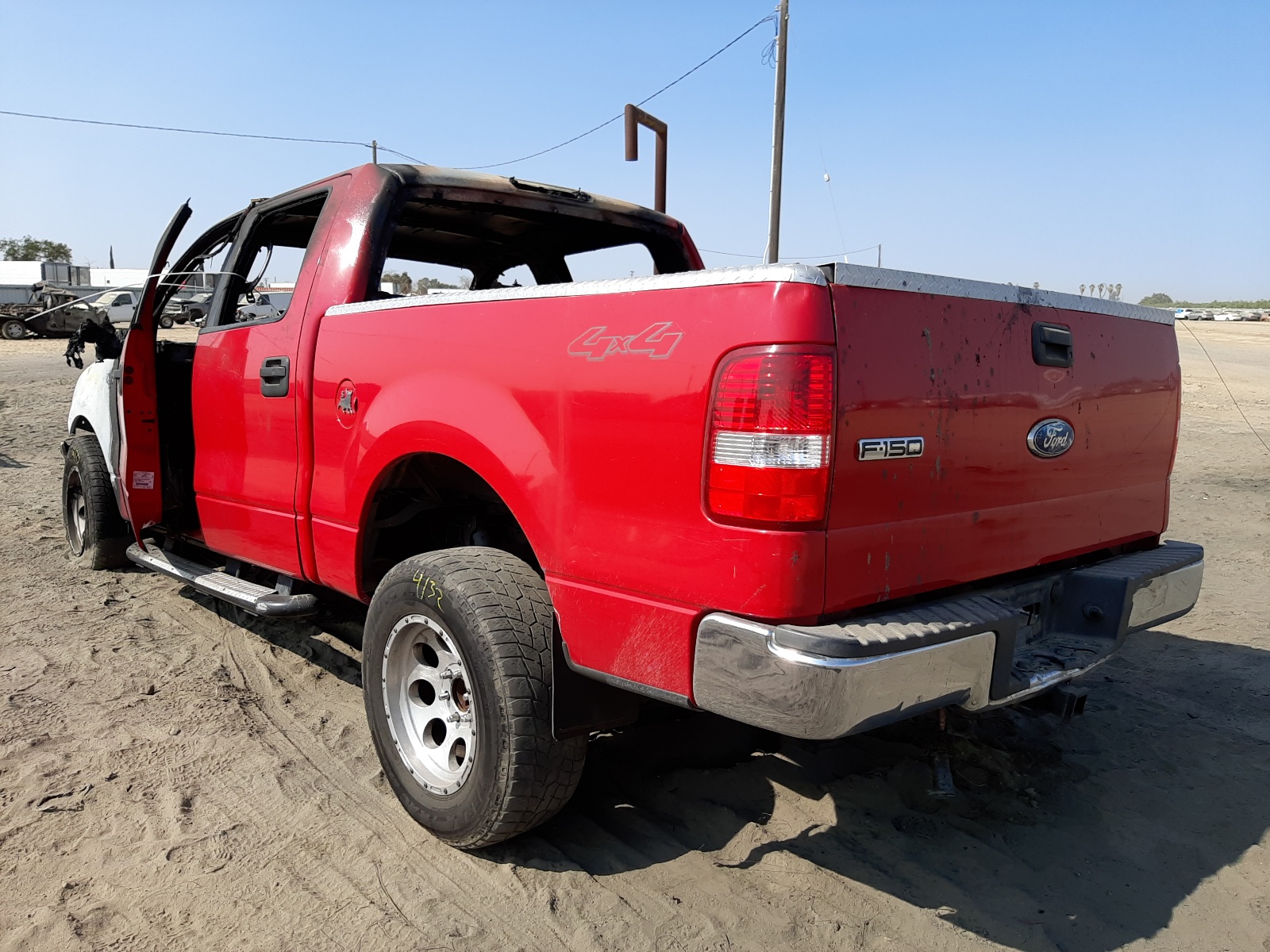 Photo 3 from auction – 2005 FORD F150 SUPER with VIN 1FTRW14W65KB54606