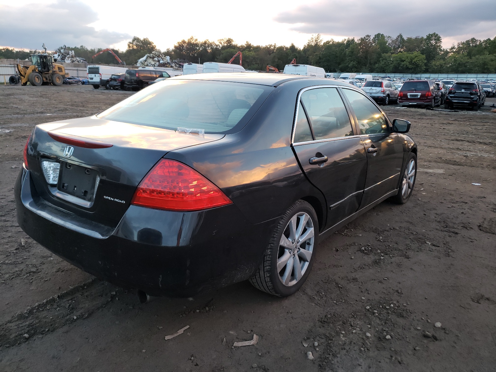Photo 4 from auction – 2006 HONDA ACCORD LX with VIN JHMCM56466C005489