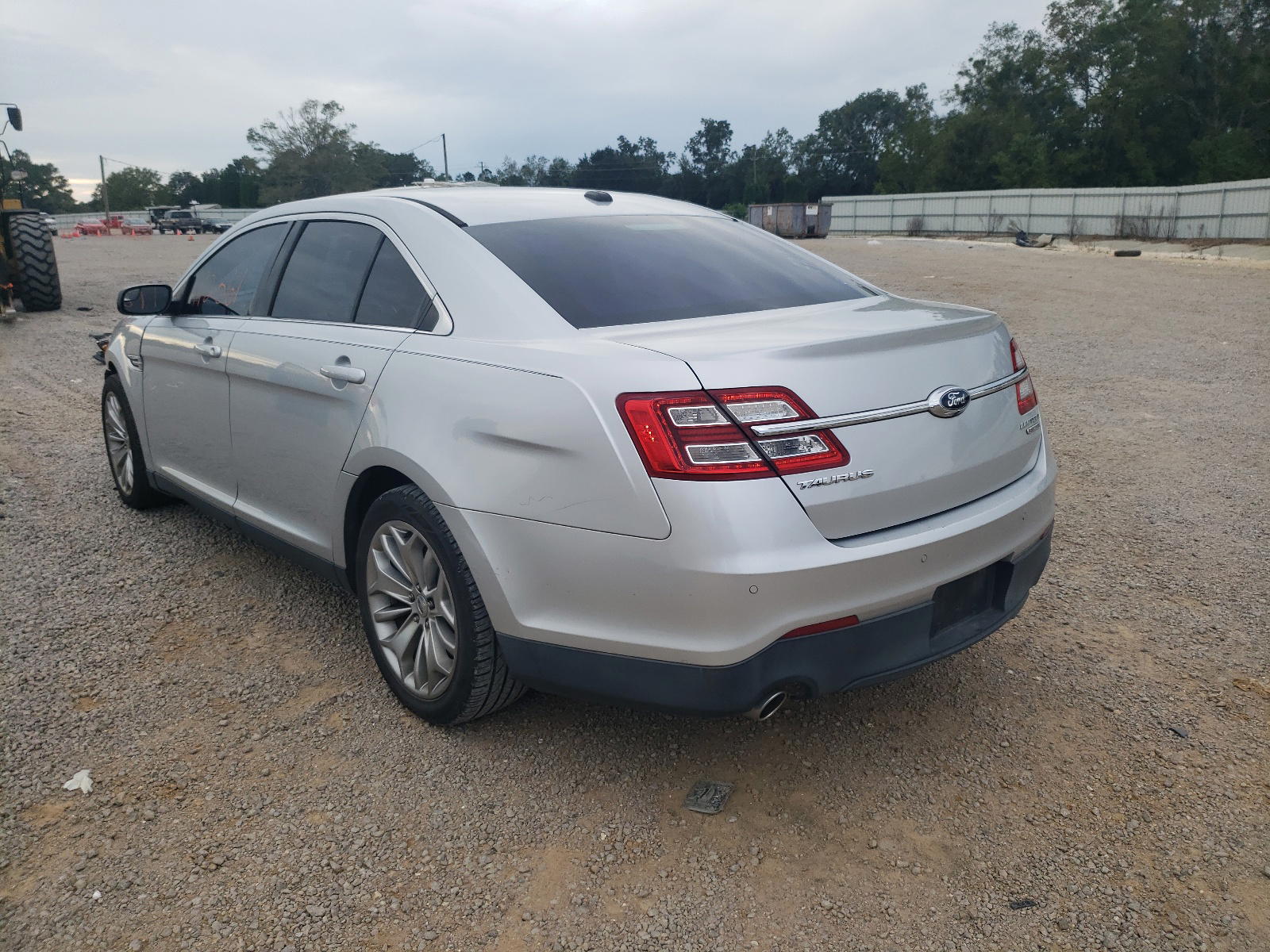 Photo 3 from auction – 2013 FORD TAURUS LIM with VIN 1FAHP2F80DG116583