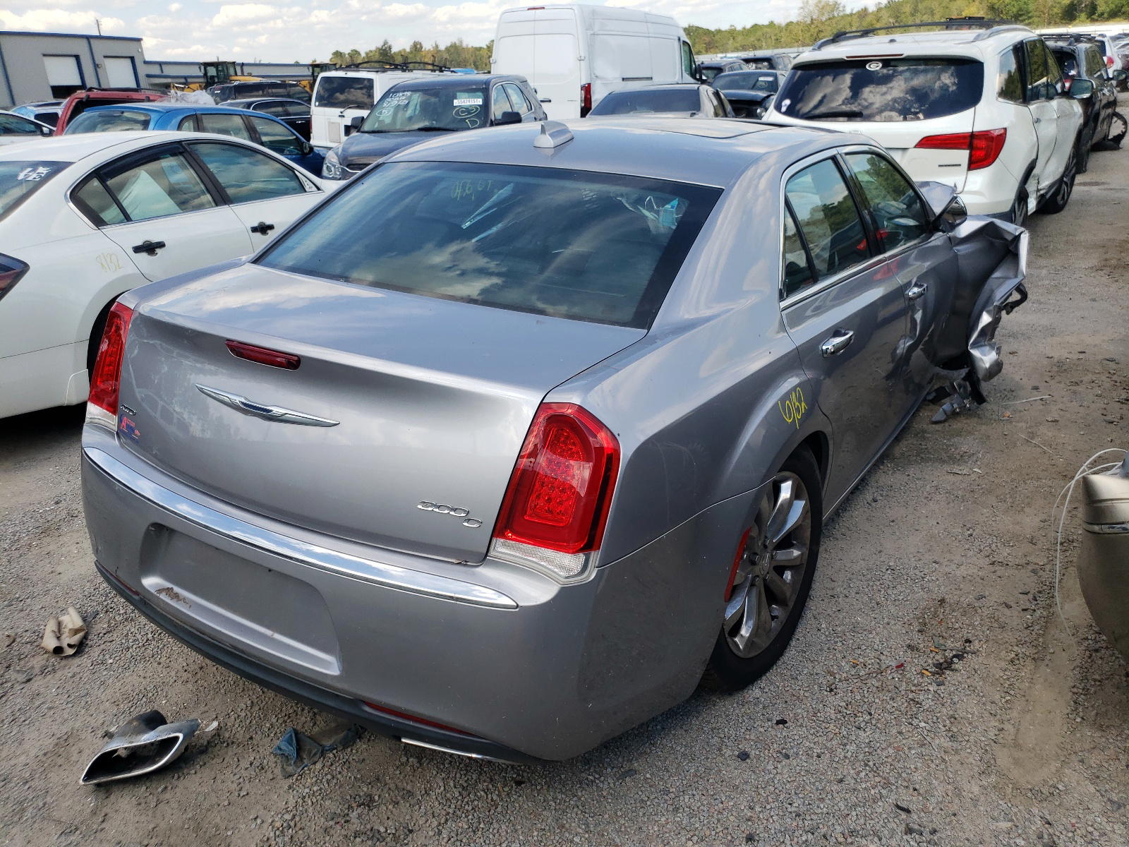 Photo 4 from auction – 2016 CHRYSLER 300C with VIN 2C3CCAKG0GH261725