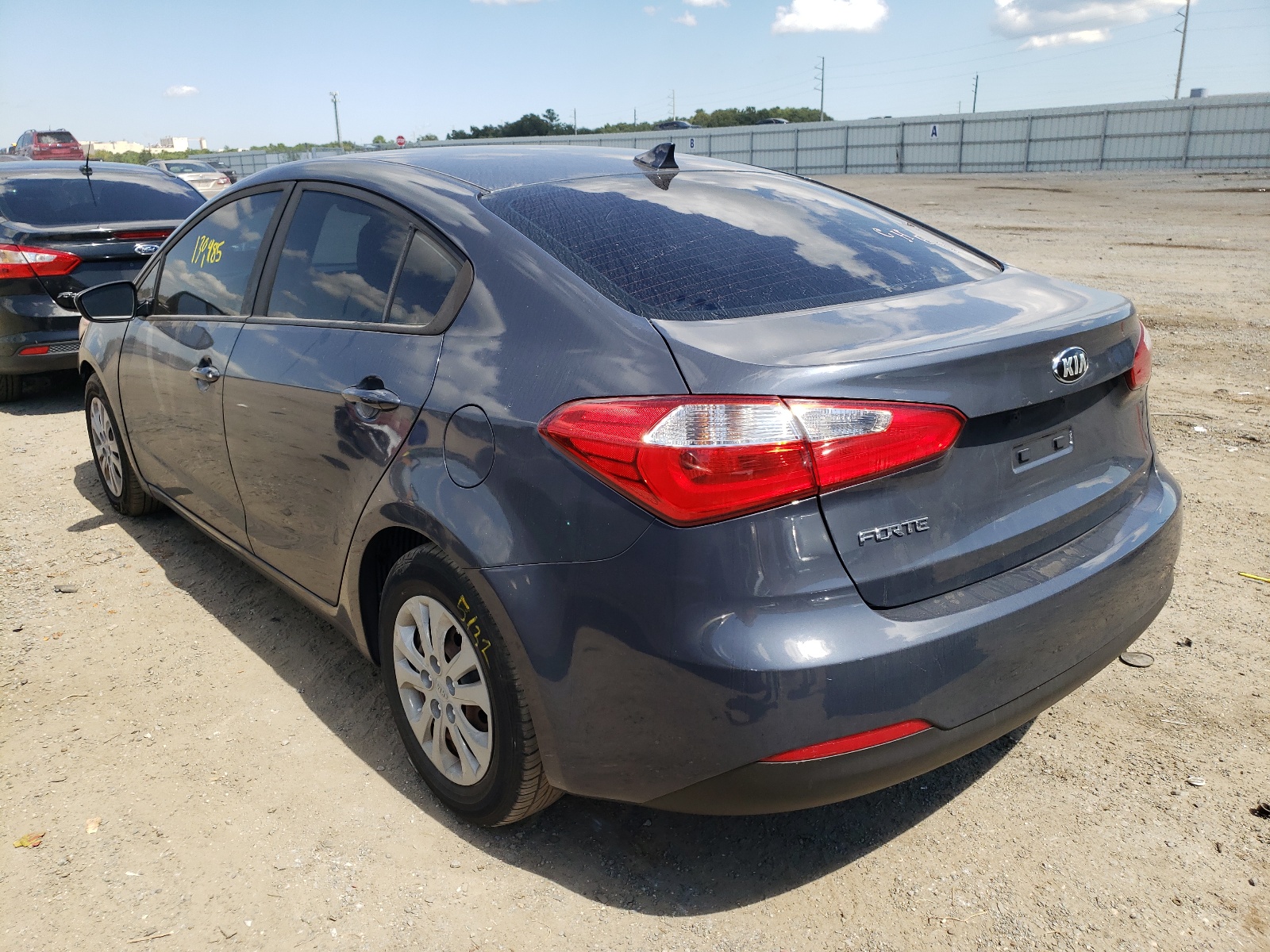 Photo 3 from auction – 2016 KIA FORTE LX with VIN KNAFK4A6XG5570922