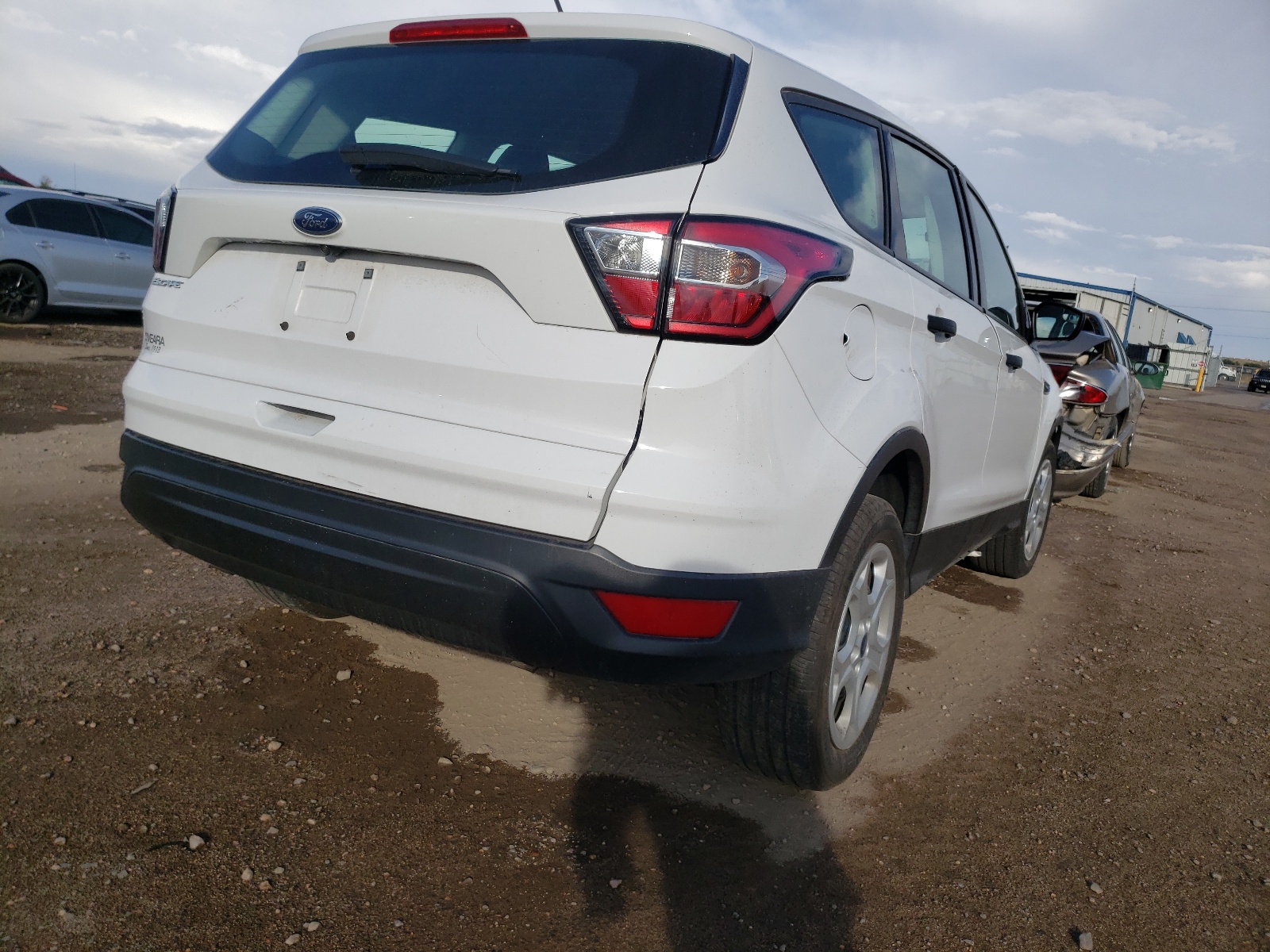 Zdjęcie 4 z aukcji – 2017 FORD ESCAPE S z VIN 1FMCU0F72HUE95520