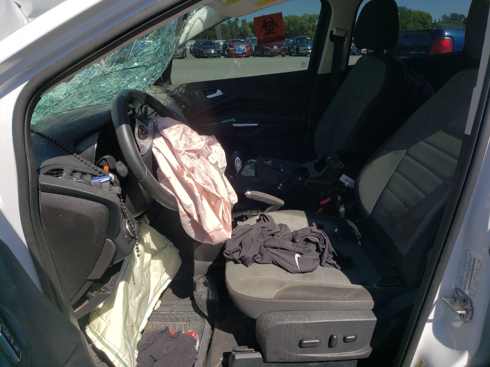 Photo 5 from auction – 2016 FORD ESCAPE SE with VIN 1FMCU0GX6GUA55572