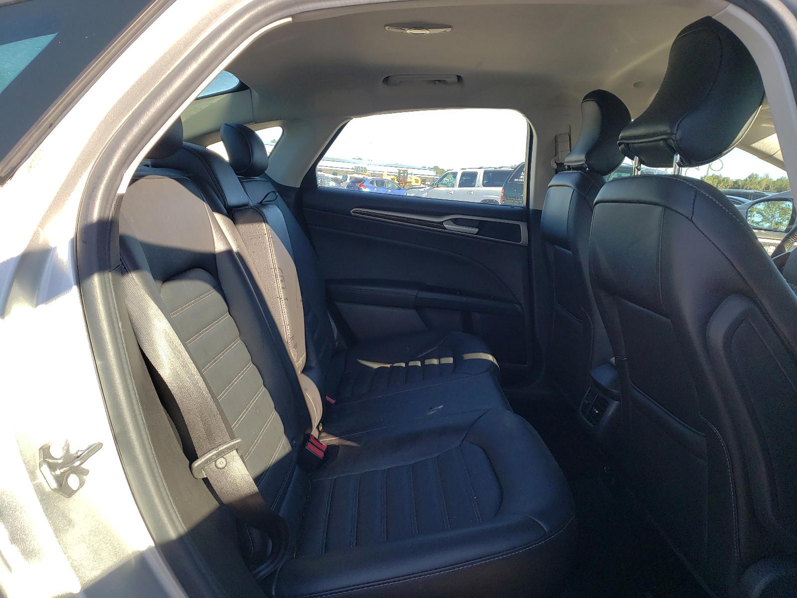 Photo 6 from auction – 2016 FORD FUSION SE with VIN 3FA6P0LU8GR333390