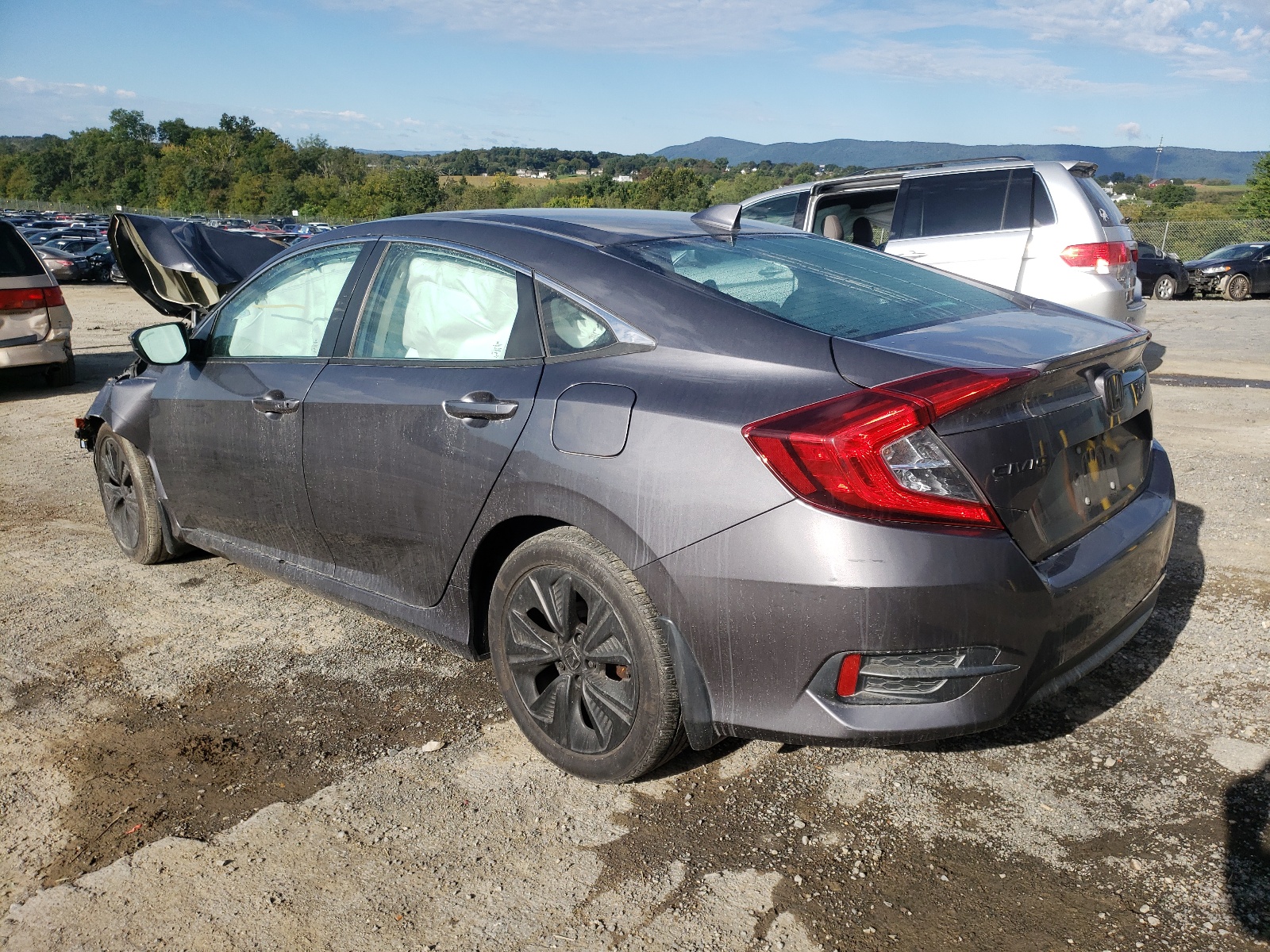 Photo 3 from auction – 2016 HONDA CIVIC EXL with VIN 2HGFC1F78GH652738
