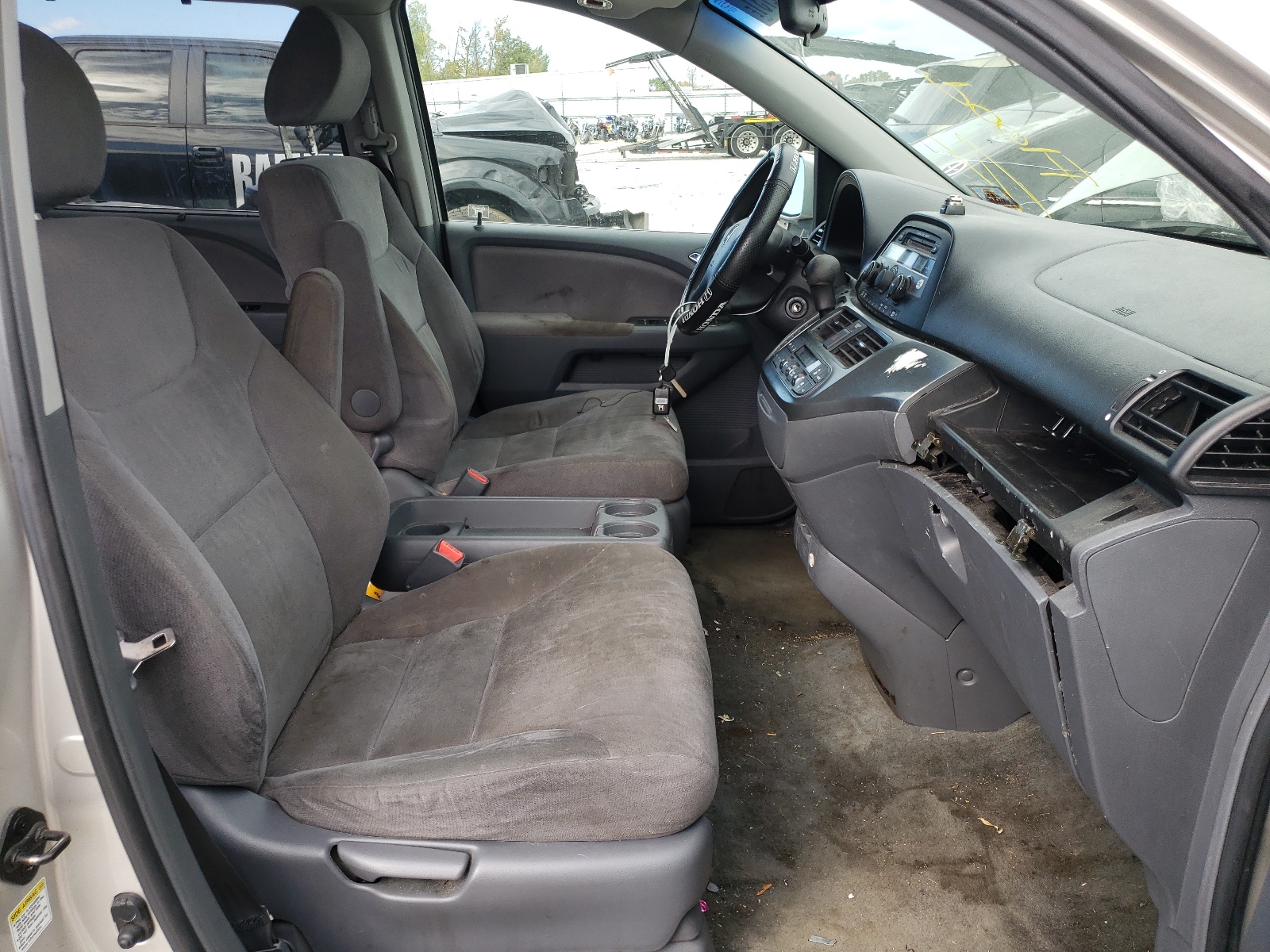 Photo 5 from auction – 2005 HONDA ODYSSEY EX with VIN 5FNRL38435B416799