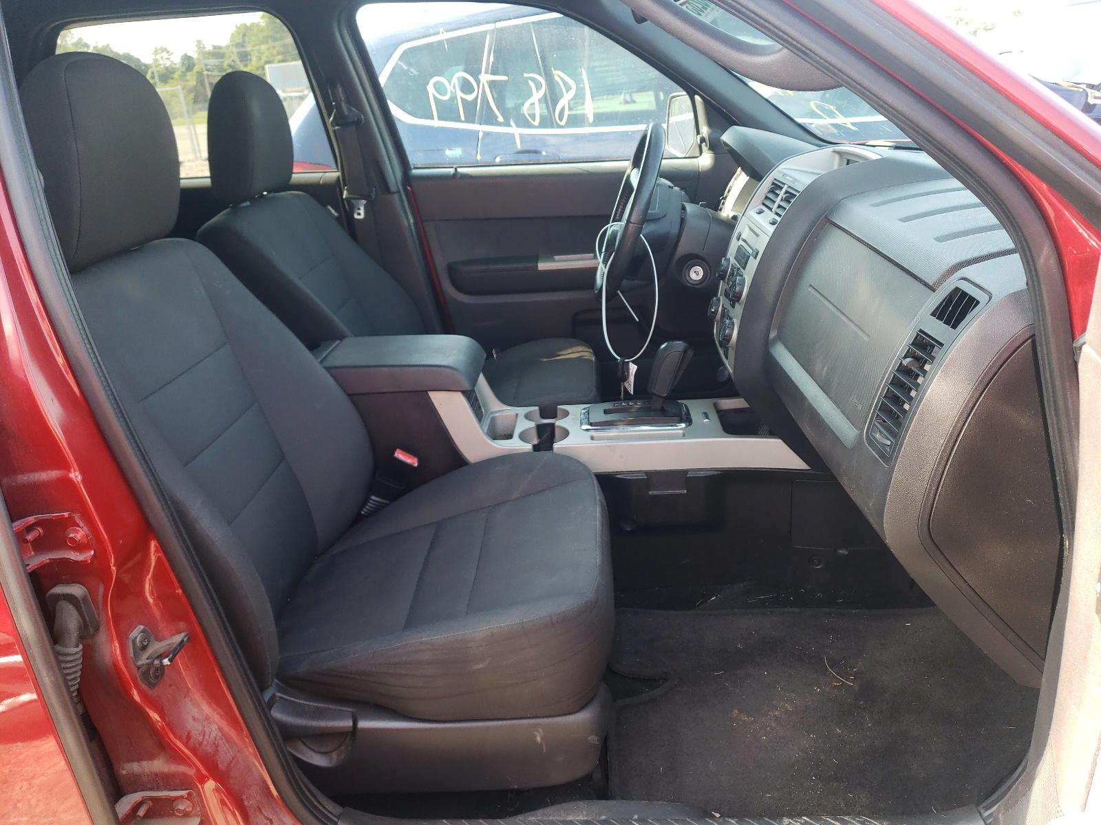 Photo 5 from auction – 2011 FORD ESCAPE XLT with VIN 1FMCU0D73BKA21775