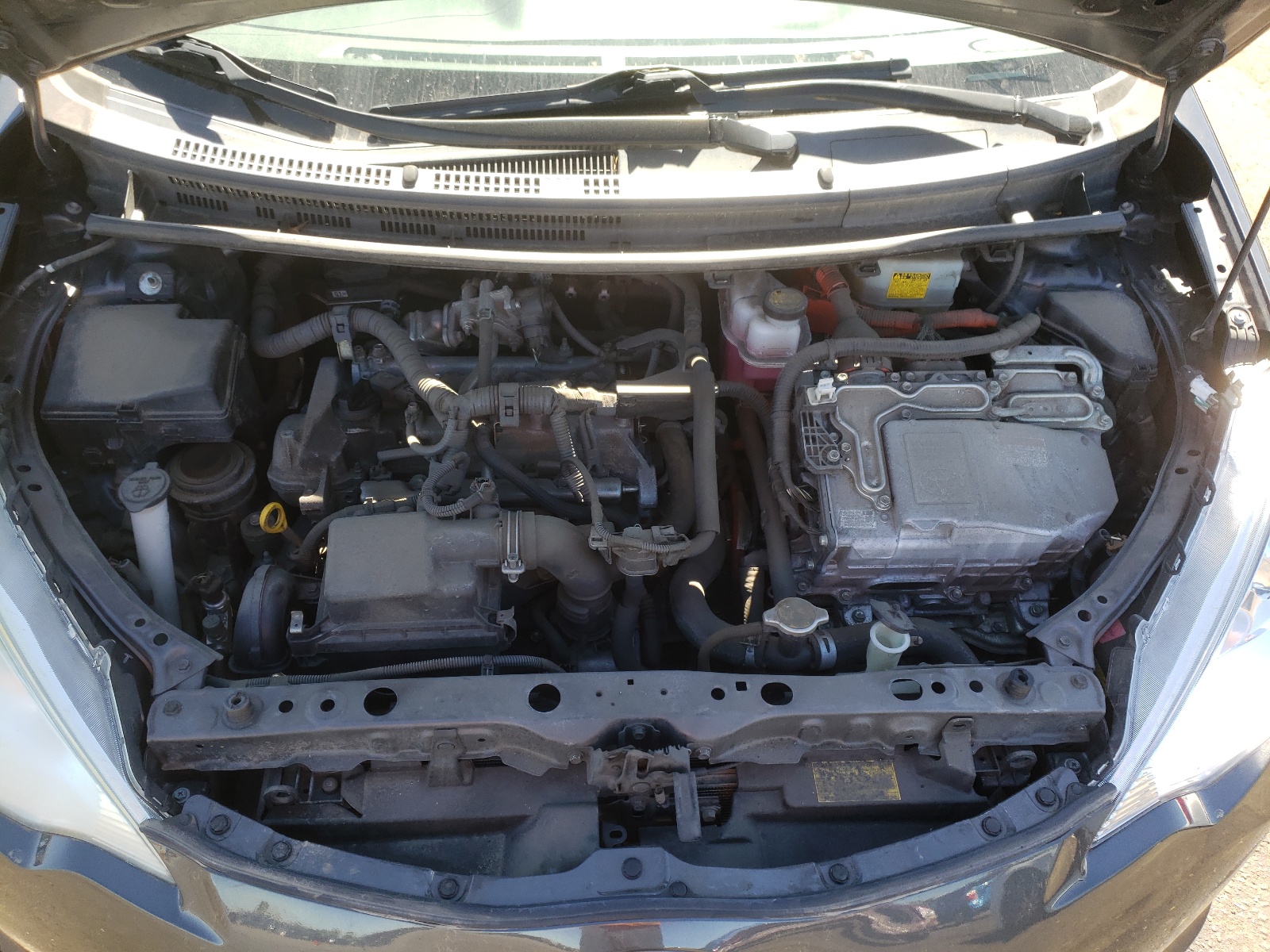 Photo 7 from auction – 2013 TOYOTA PRIUS C with VIN JTDKDTB34D1053628