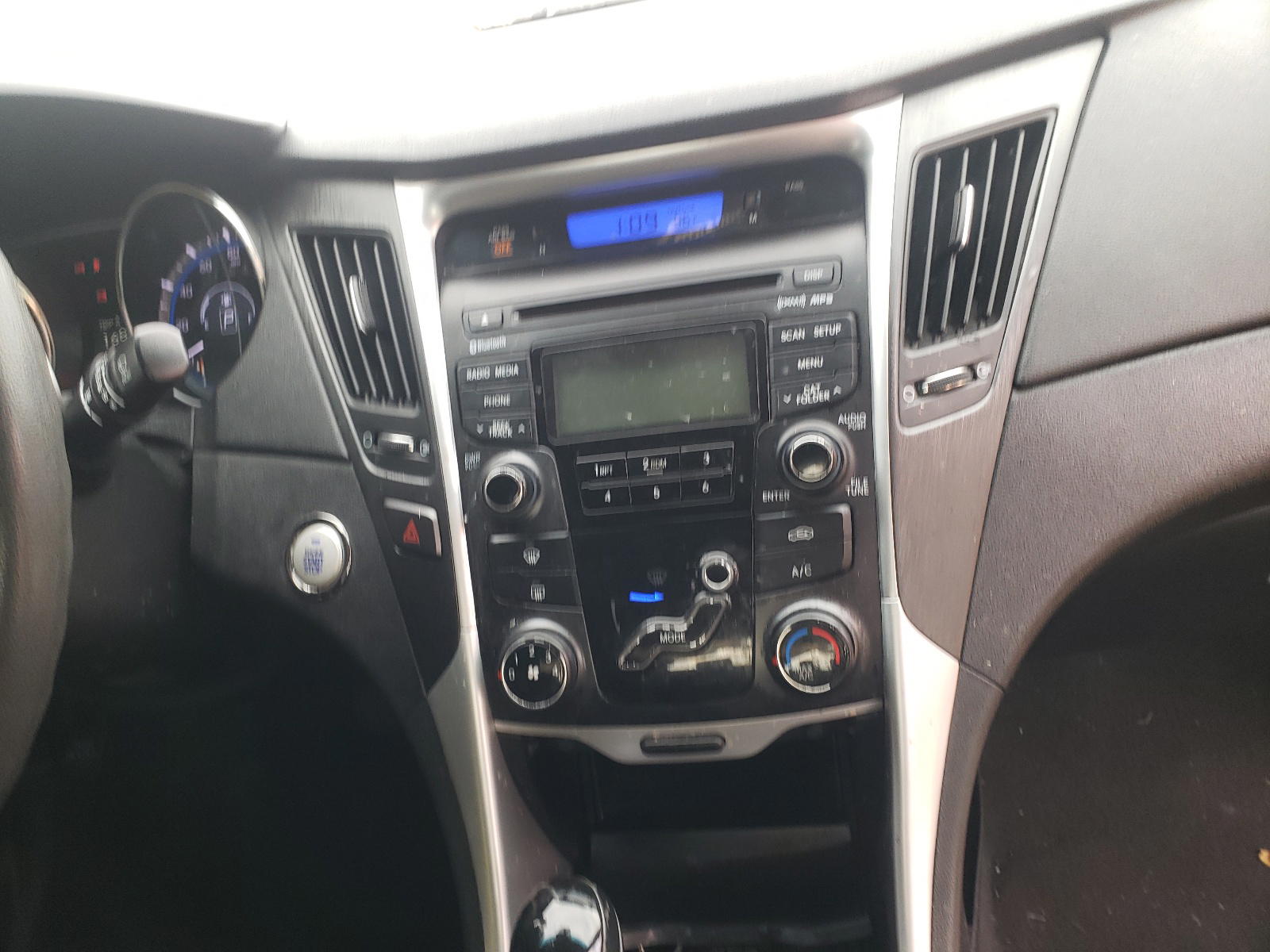 Photo 9 from auction – 2012 HYUNDAI SONATA SE with VIN 5NPEC4AC8CH388597