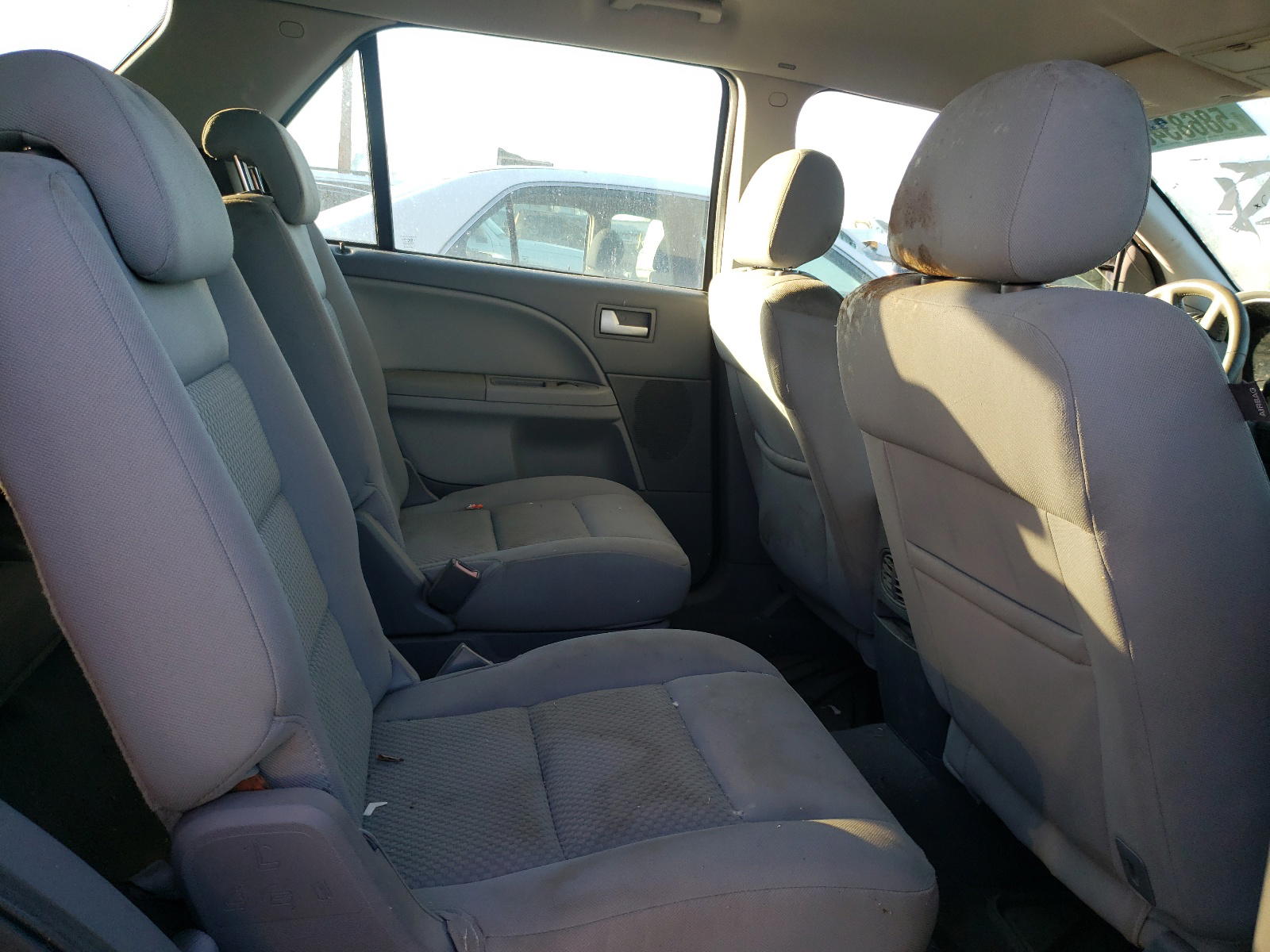 Photo 6 from auction – 2005 FORD FREESTYLE with VIN 1FMDK02155GA44197