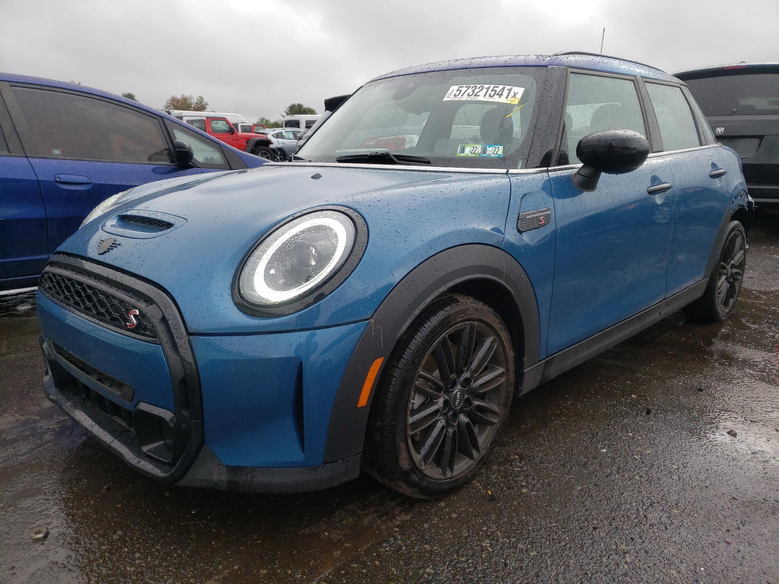 Photo 2 from auction – 2022 MINI COOPER S with VIN WMW53DK03N2P58165