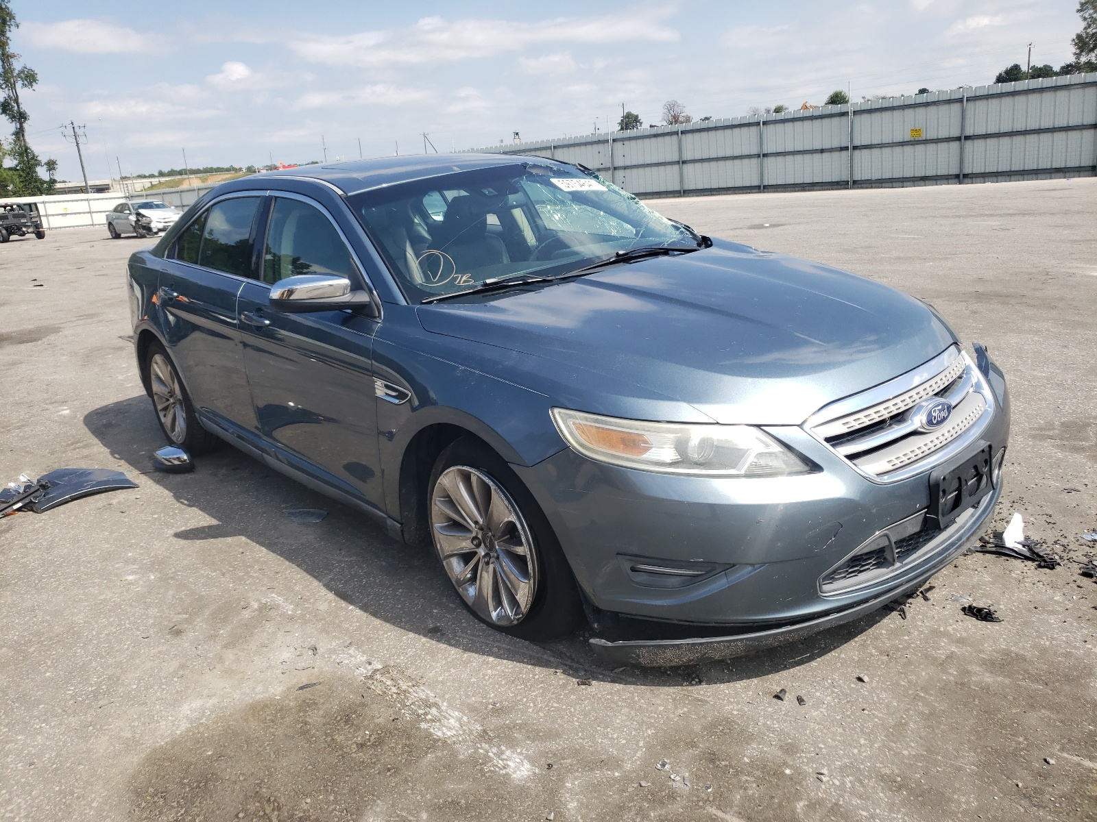 Zdjęcie 1 z aukcji – 2010 FORD TAURUS LIM z VIN 1FAHP2FW7AG161546