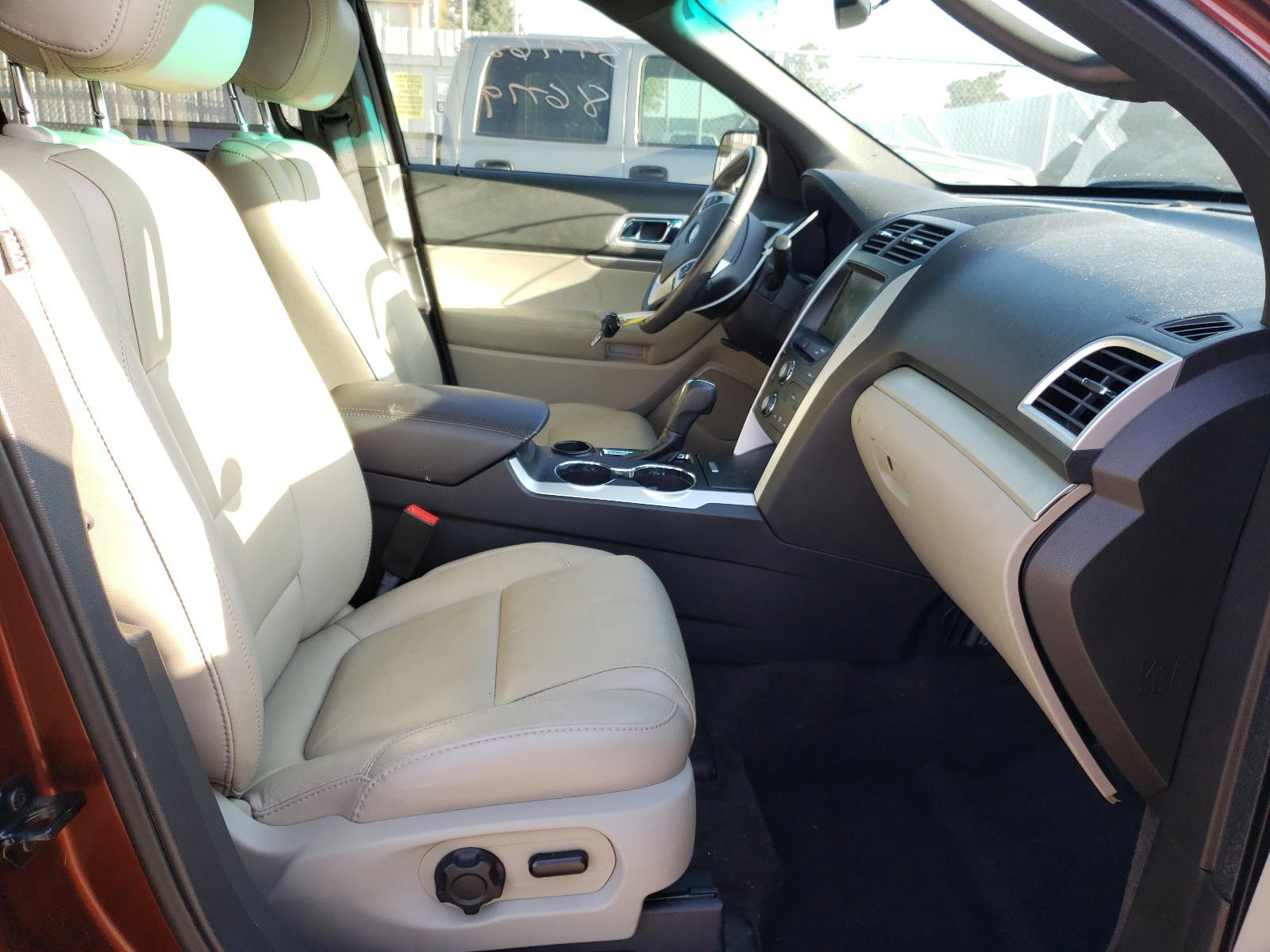 Photo 5 from auction – 2015 FORD EXPLOR XLT with VIN 1FM5K7D88FGA32831