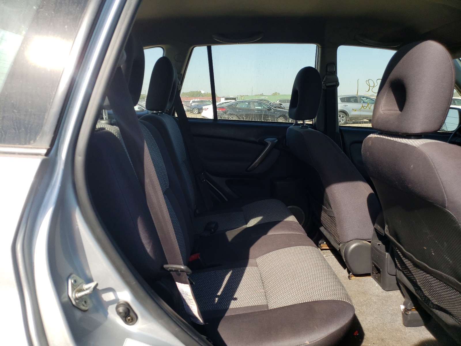 Zdjęcie 6 z aukcji – 2004 TOYOTA RAV4 z VIN JTEGD20V640001617