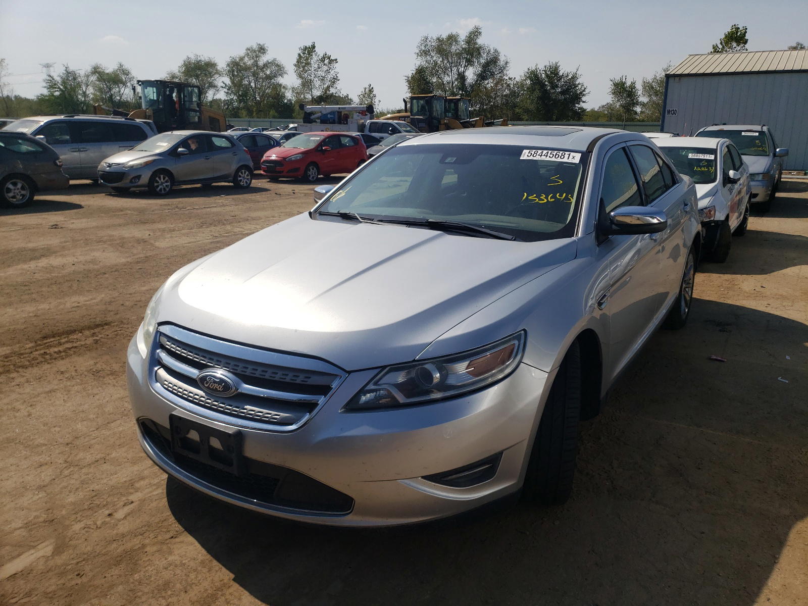 Photo 2 from auction – 2010 FORD TAURUS LIM with VIN 1FAHP2FW2AG153645