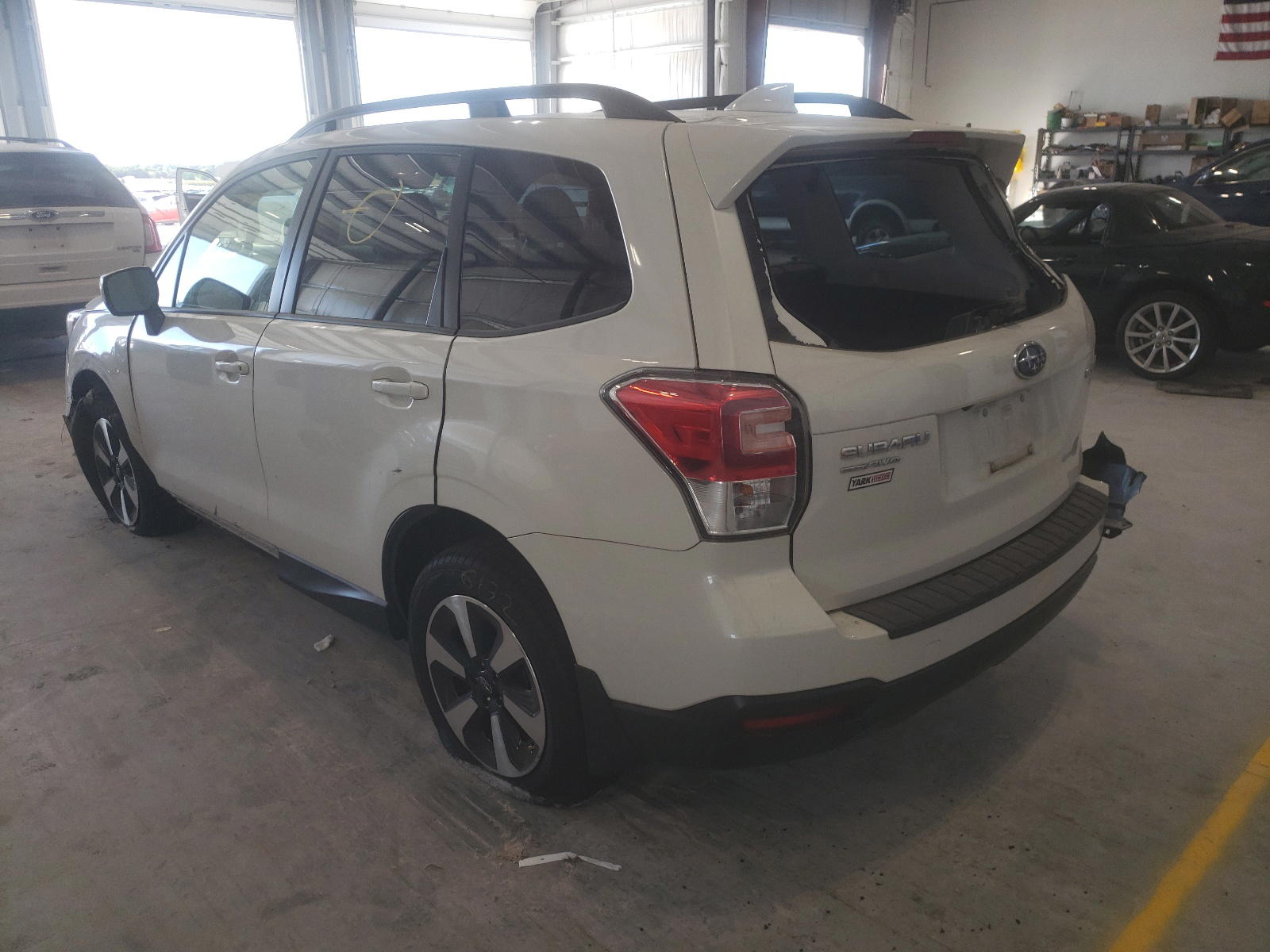 Photo 3 from auction – 2017 SUBARU FORESTER 2 with VIN JF2SJAGC0HH536411