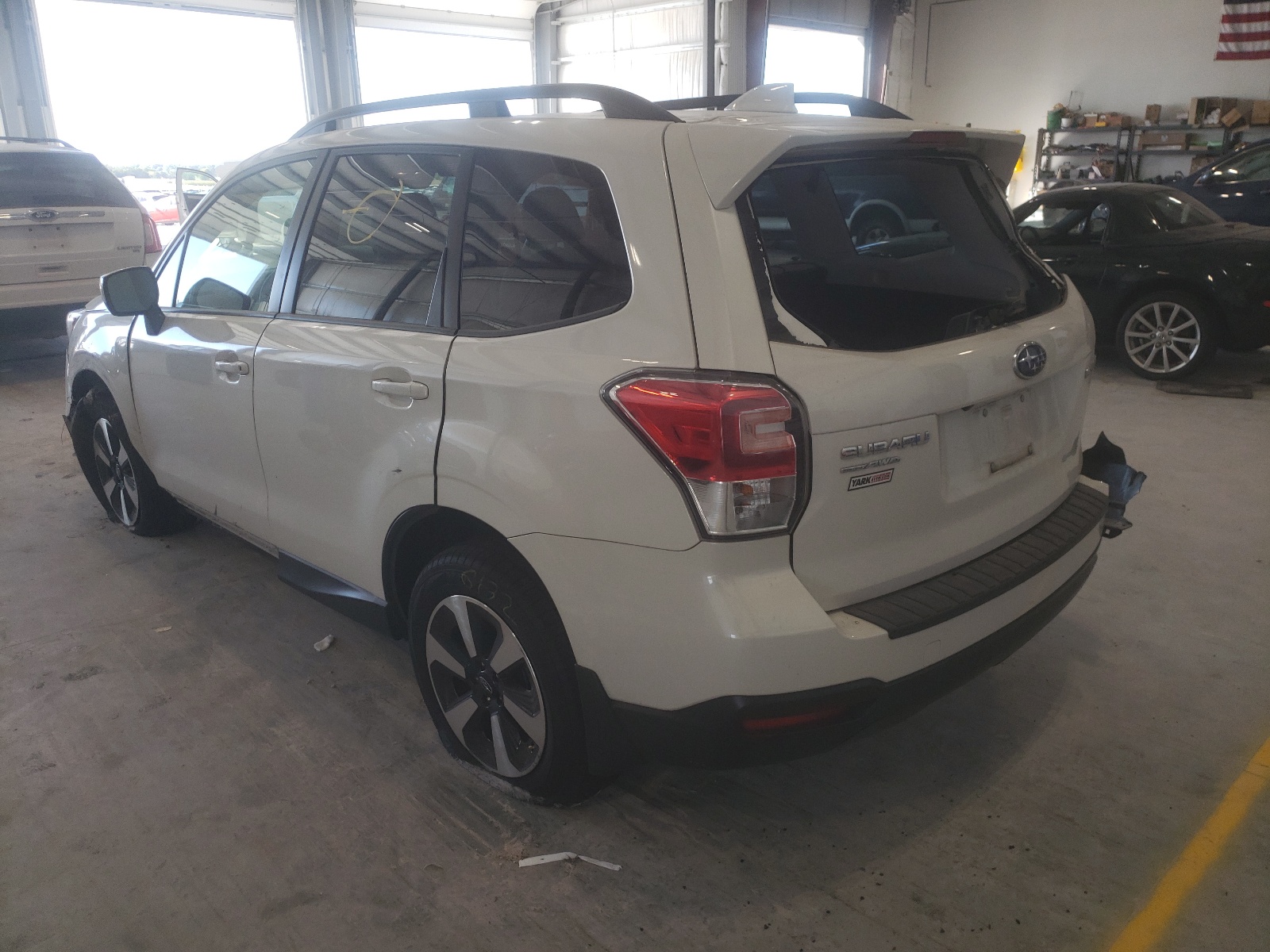 صورة رقم 3 من المزاد - 2017 SUBARU FORESTER 2 مع VIN JF2SJAGC0HH536411