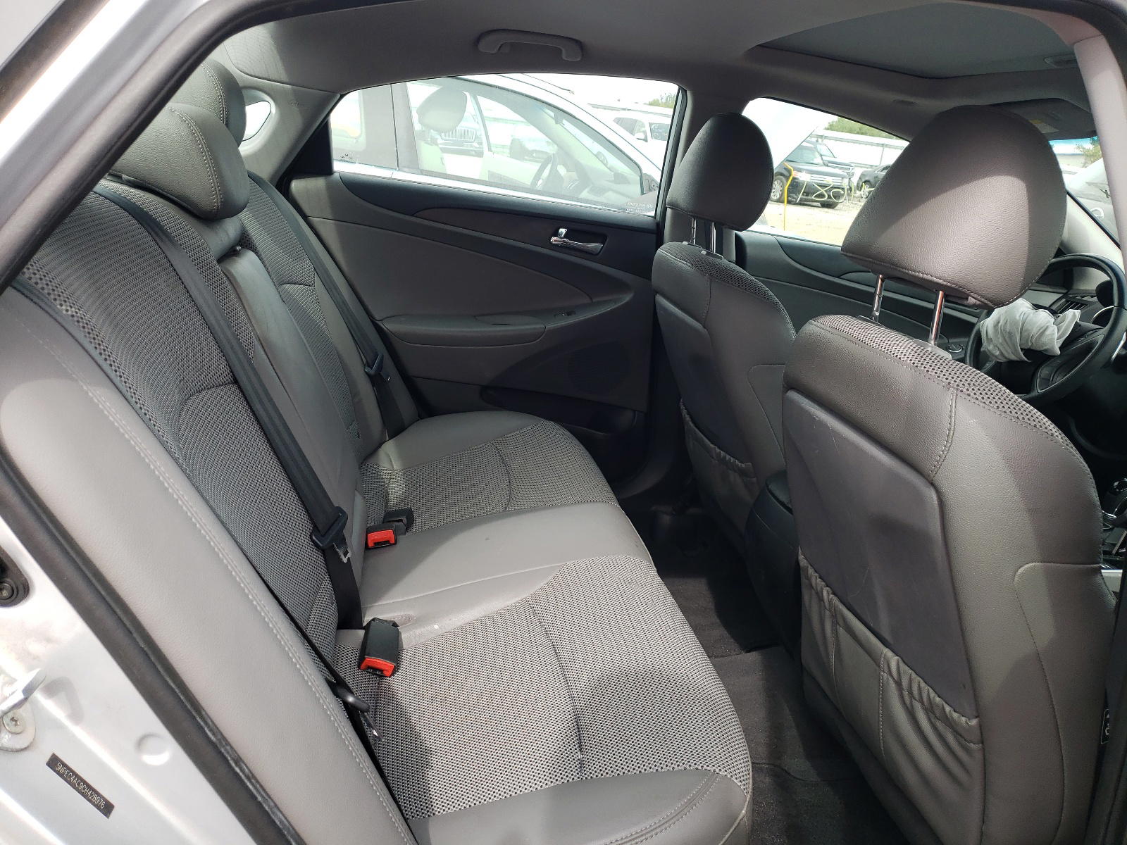 Photo 6 from auction – 2012 HYUNDAI SONATA SE with VIN 5NPEC4AC9CH428976