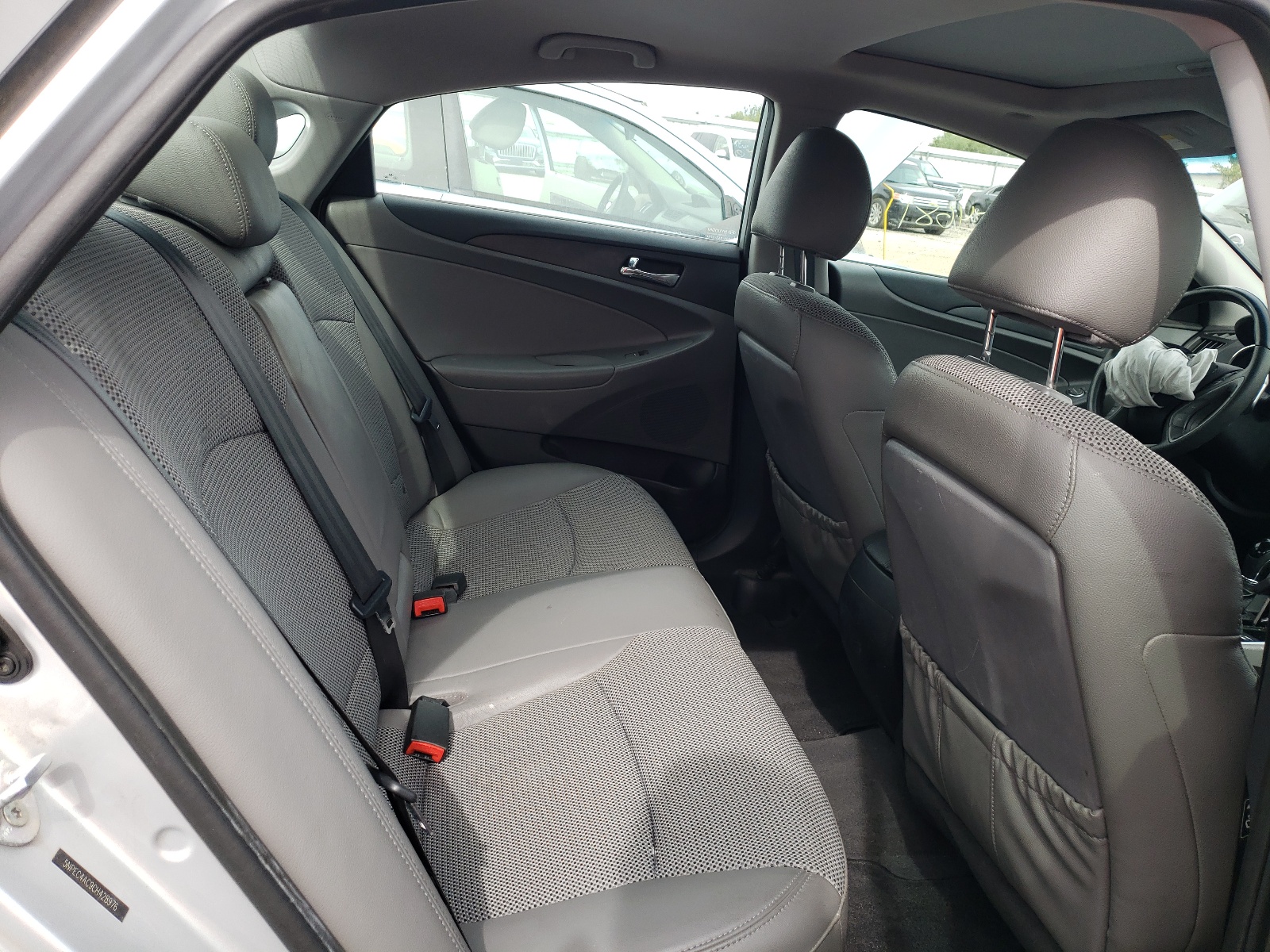 Фото 6 с аукциона – 2012 HYUNDAI SONATA SE с VIN 5NPEC4AC9CH428976