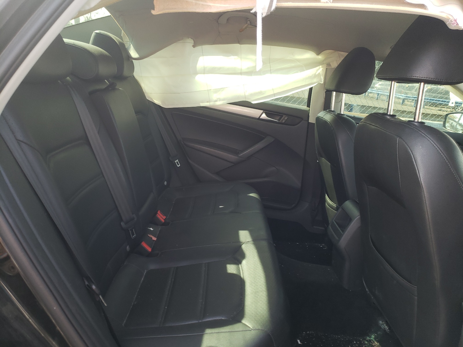 Photo 6 from auction – 2014 VOLKSWAGEN PASSAT S with VIN 1VWAT7A37EC058798