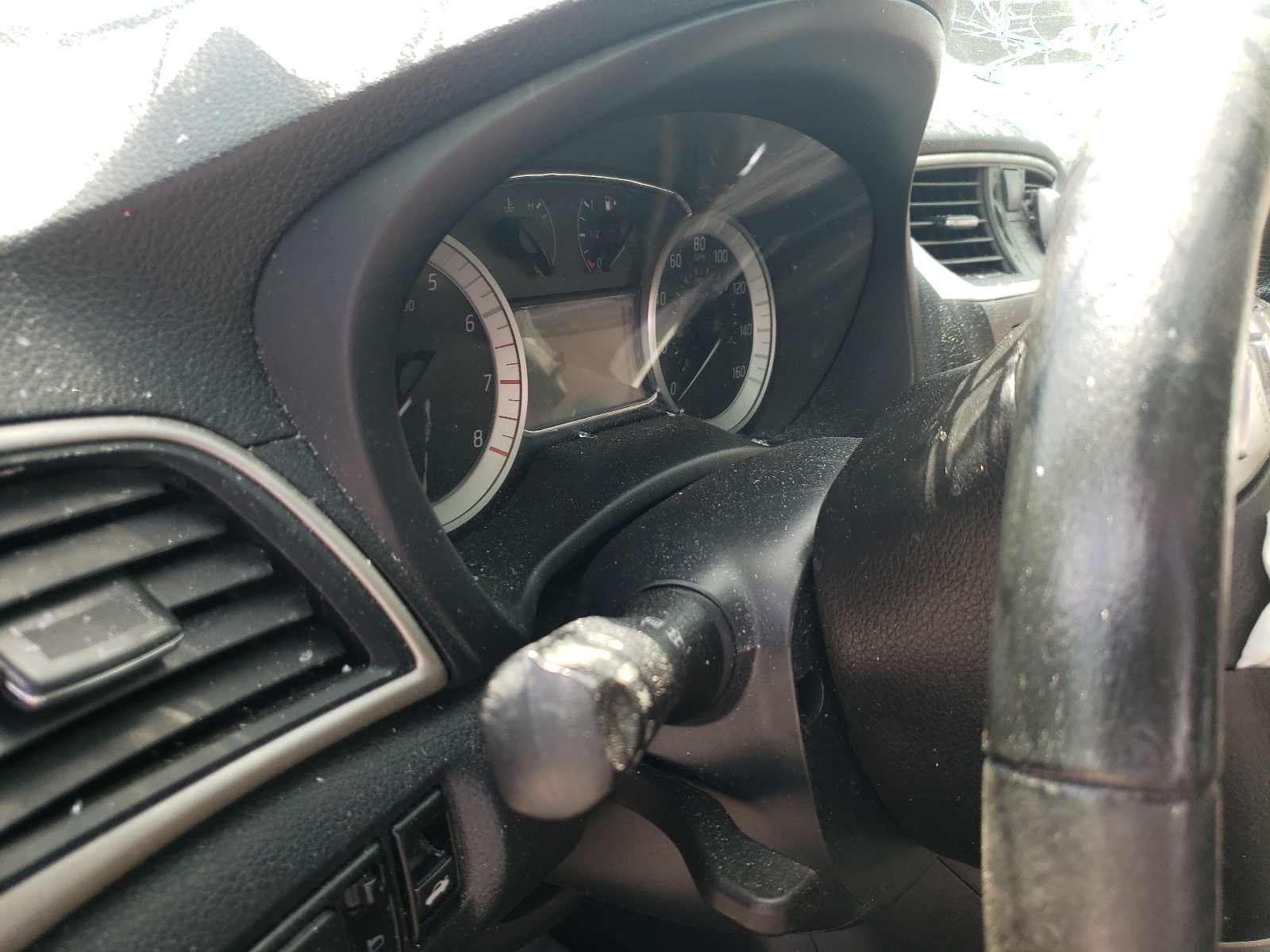 Photo 8 from auction – 2015 NISSAN SENTRA S with VIN 3N1AB7AP9FL650303