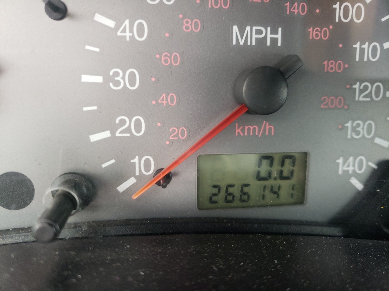 Photo 8 from auction – 2003 FORD FOCUS ZX3 with VIN 3FAFP31303R133075