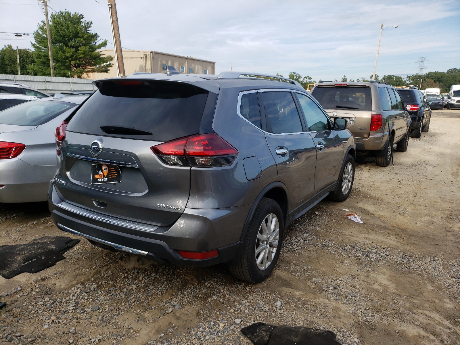 Photo 4 from auction – 2018 NISSAN ROGUE S with VIN KNMAT2MV9JP611764