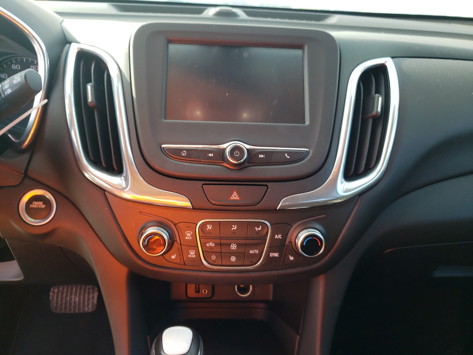 Photo 9 from auction – 2018 CHEVROLET EQUINOX LT with VIN 2GNAXJEVXJ6274669