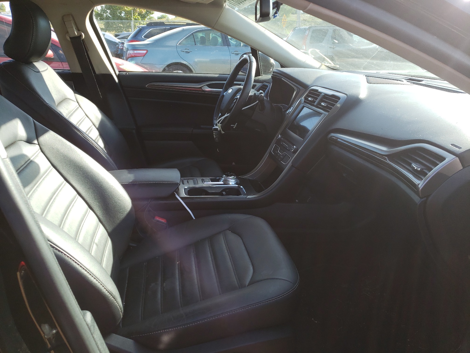 Photo 5 from auction – 2017 FORD FUSION SE with VIN 3FA6P0HD5HR311177