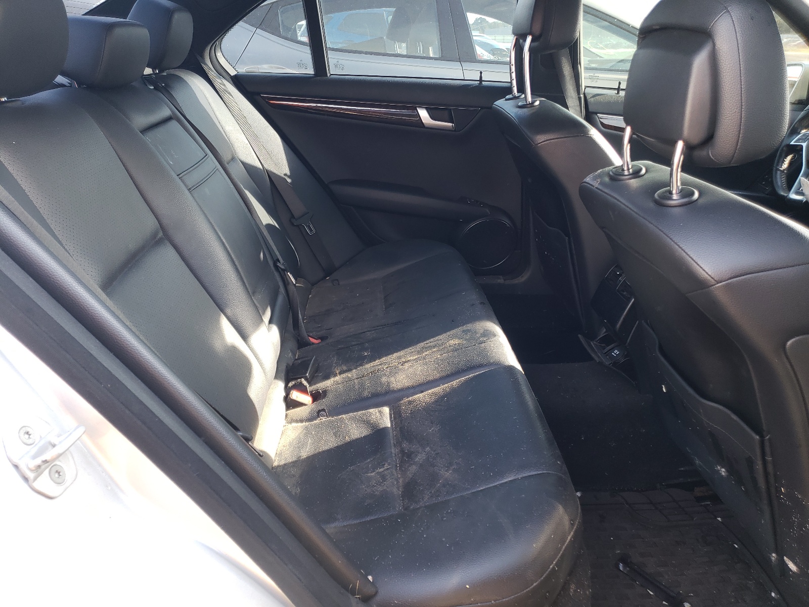 Photo 6 from auction – 2012 MERCEDES-BENZ C 300 4MAT with VIN WDDGF8BB5CA711367