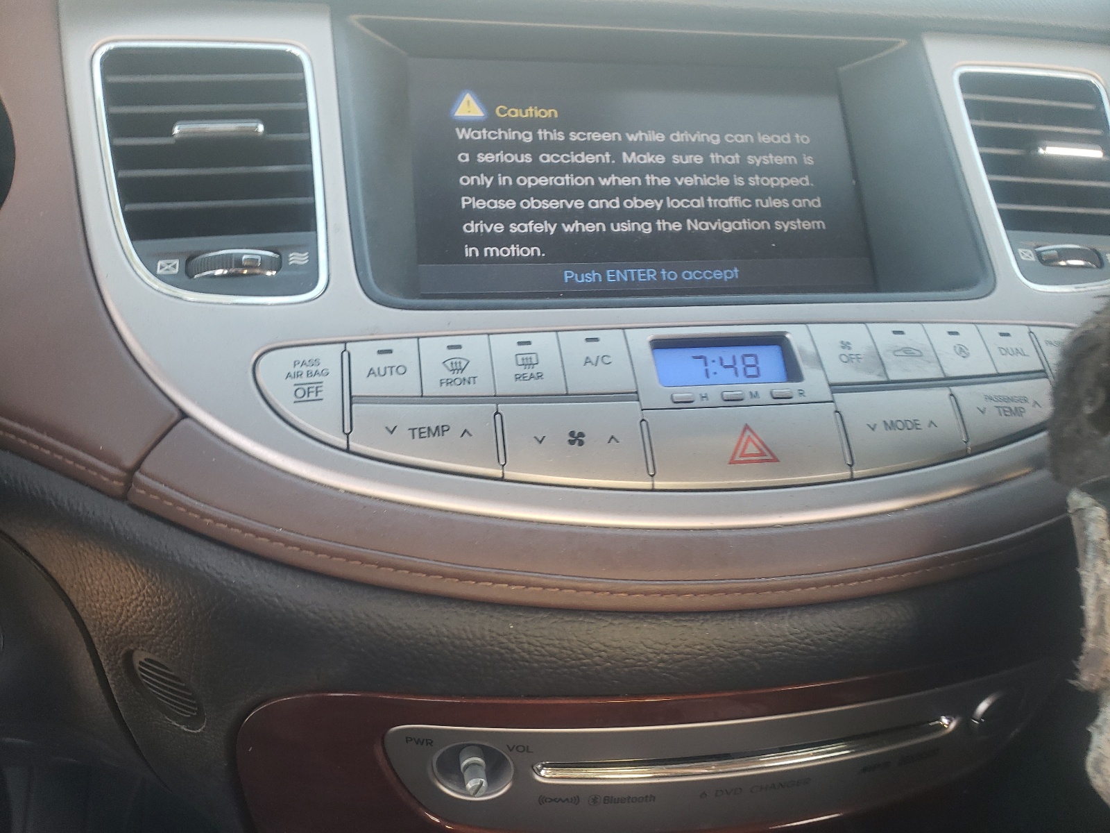 Photo 9 from auction – 2009 HYUNDAI GENESIS 4. with VIN KMHGC46F89U047240
