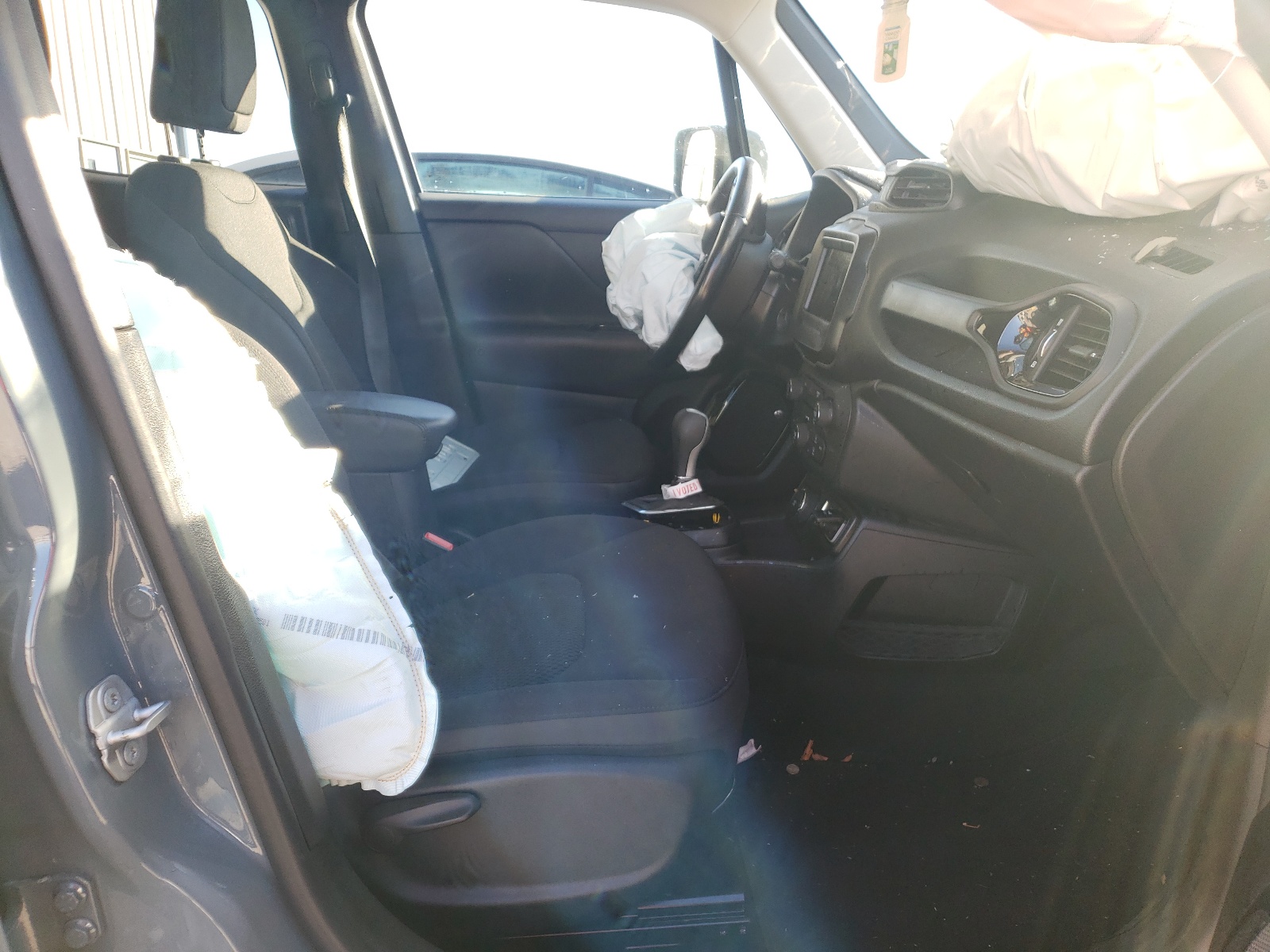 Photo 5 from auction – 2018 JEEP RENEGADE L with VIN ZACCJBBB9JPH81505