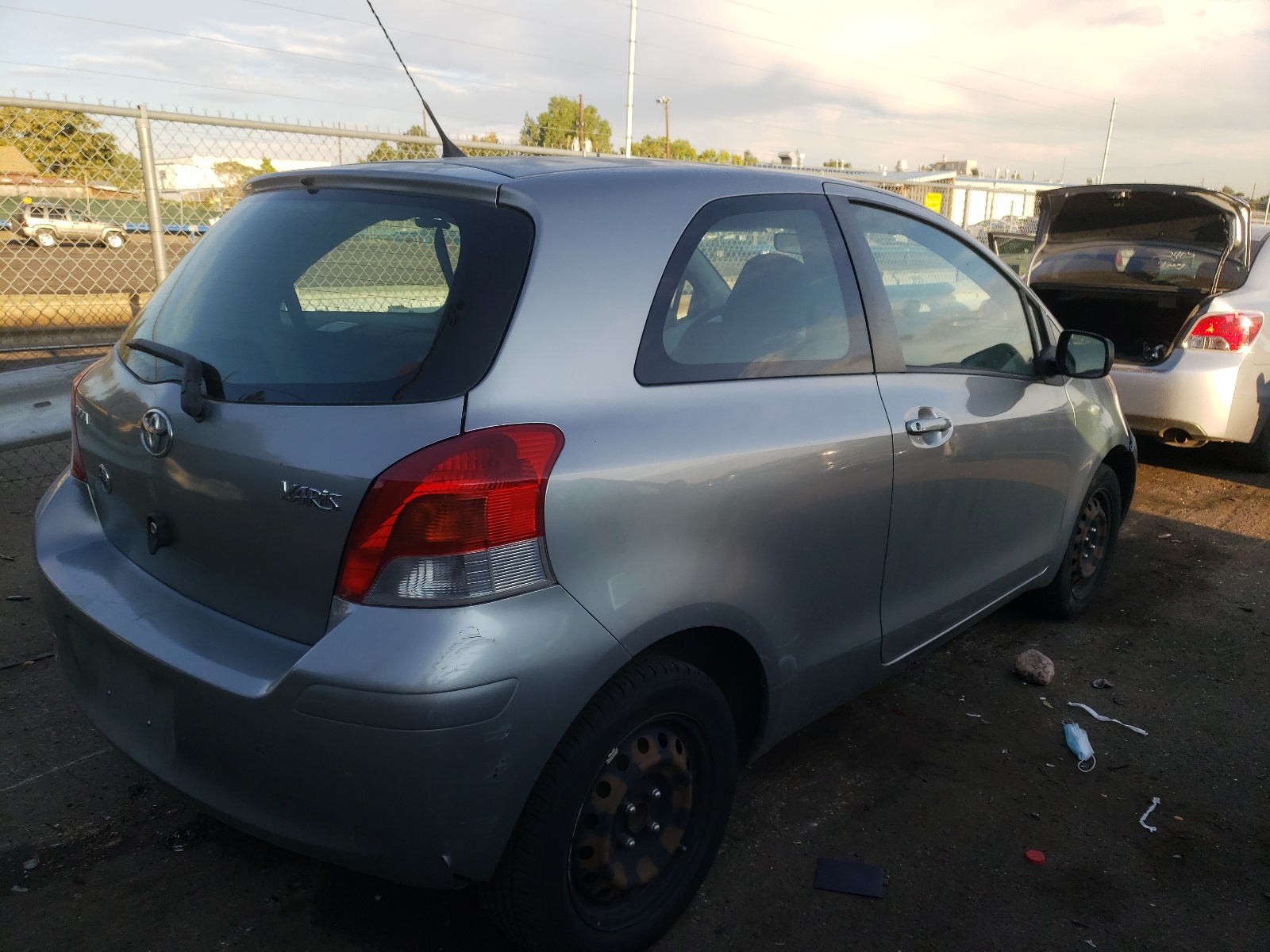 Photo 4 from auction – 2011 TOYOTA YARIS with VIN JTDJT4K34B5329395