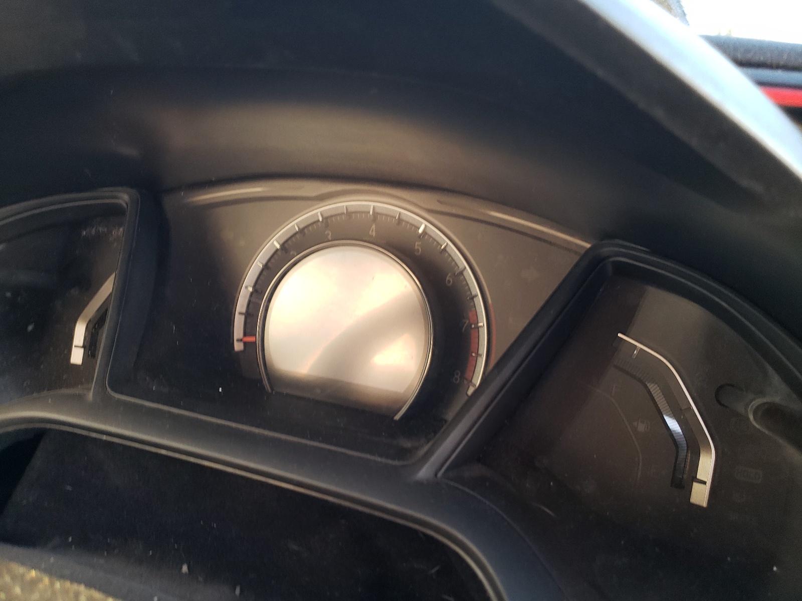 Photo 8 from auction – 2016 HONDA CIVIC LX with VIN 19XFC2E52GE032368