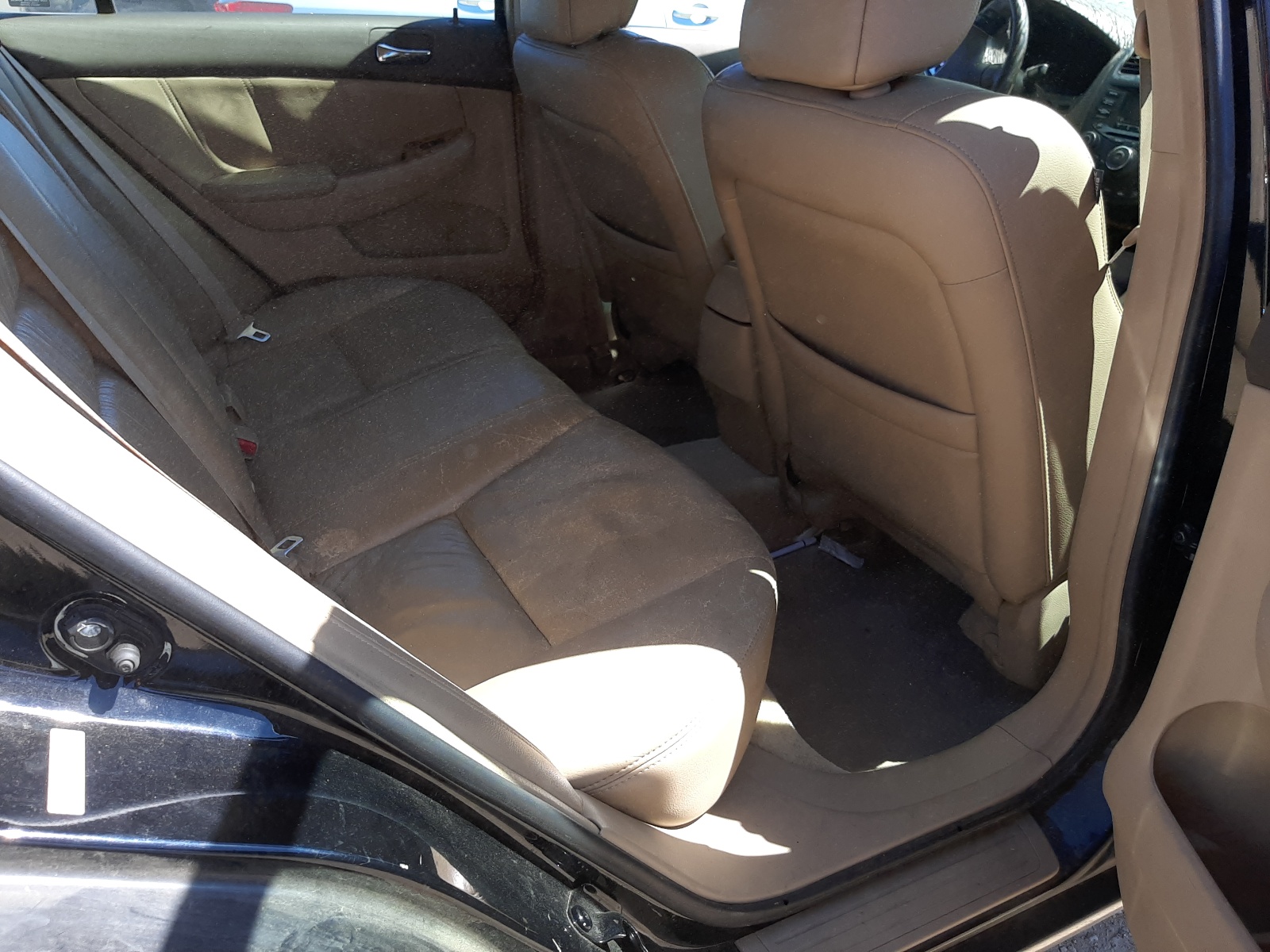 Photo 6 from auction – 2004 HONDA ACCORD EX with VIN 1HGCM66564A006264