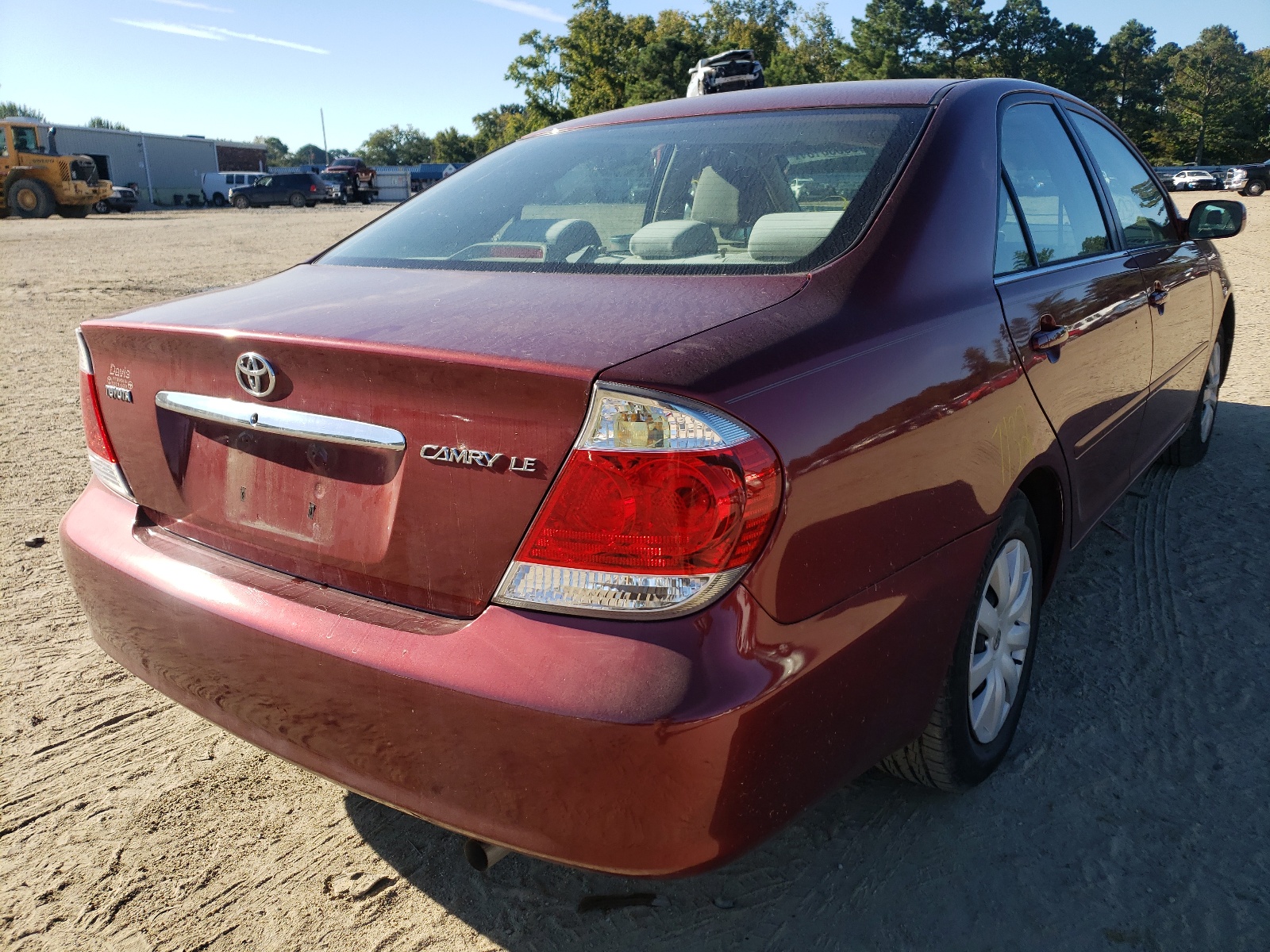 Photo 4 from auction – 2005 TOYOTA CAMRY LE with VIN 4T1BE30K05U387500