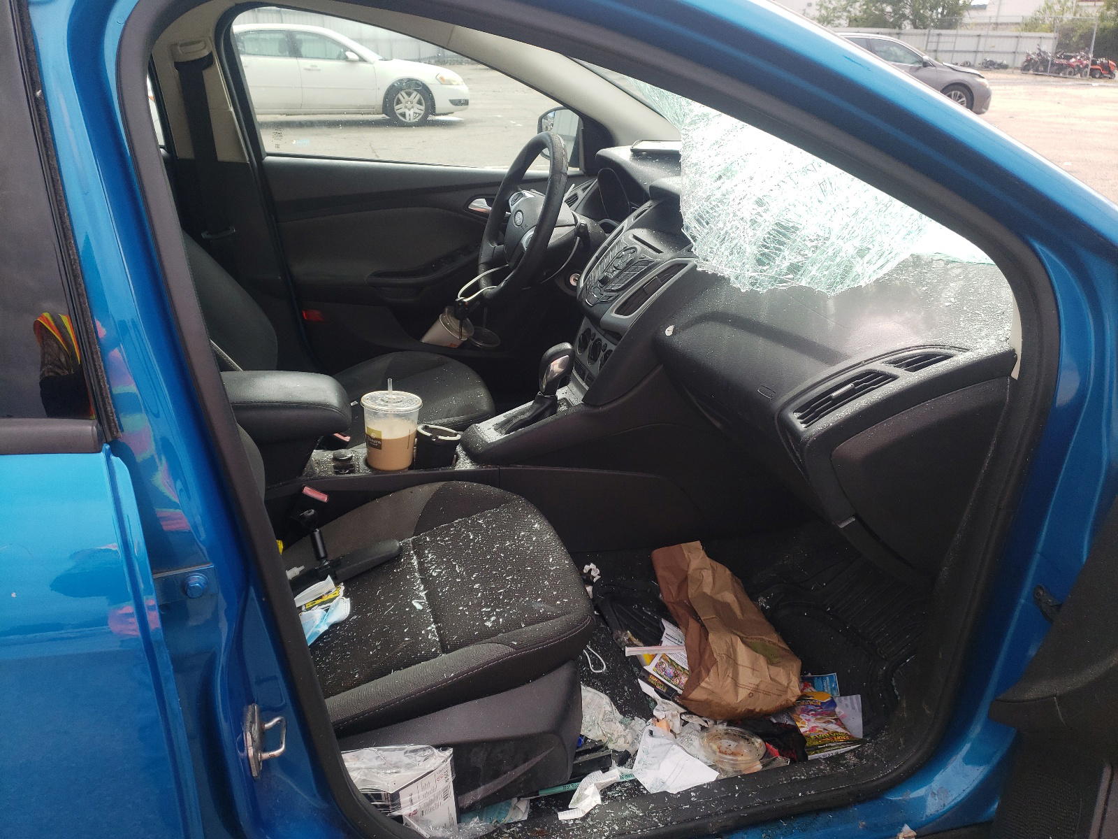Photo 5 from auction – 2012 FORD FOCUS SE with VIN 1FAHP3K2XCL464758