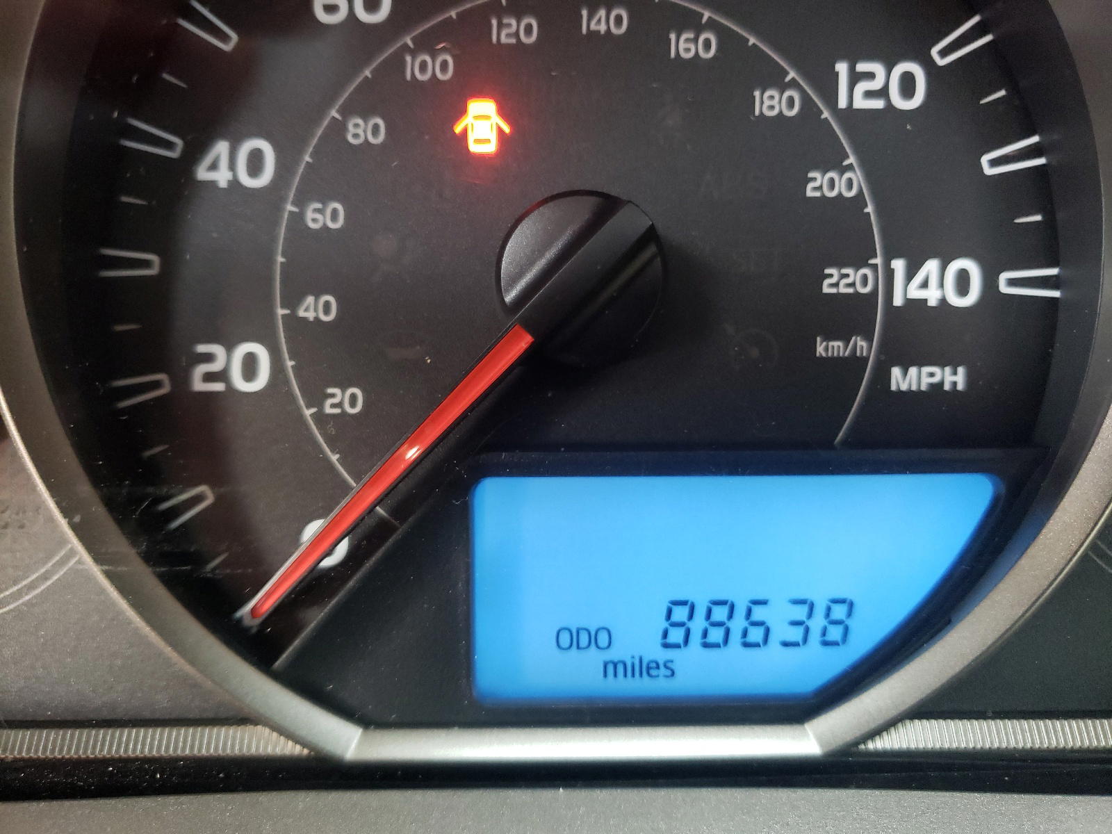 Photo 8 from auction – 2014 TOYOTA RAV4 XLE with VIN JTMWFREV0EJ007324
