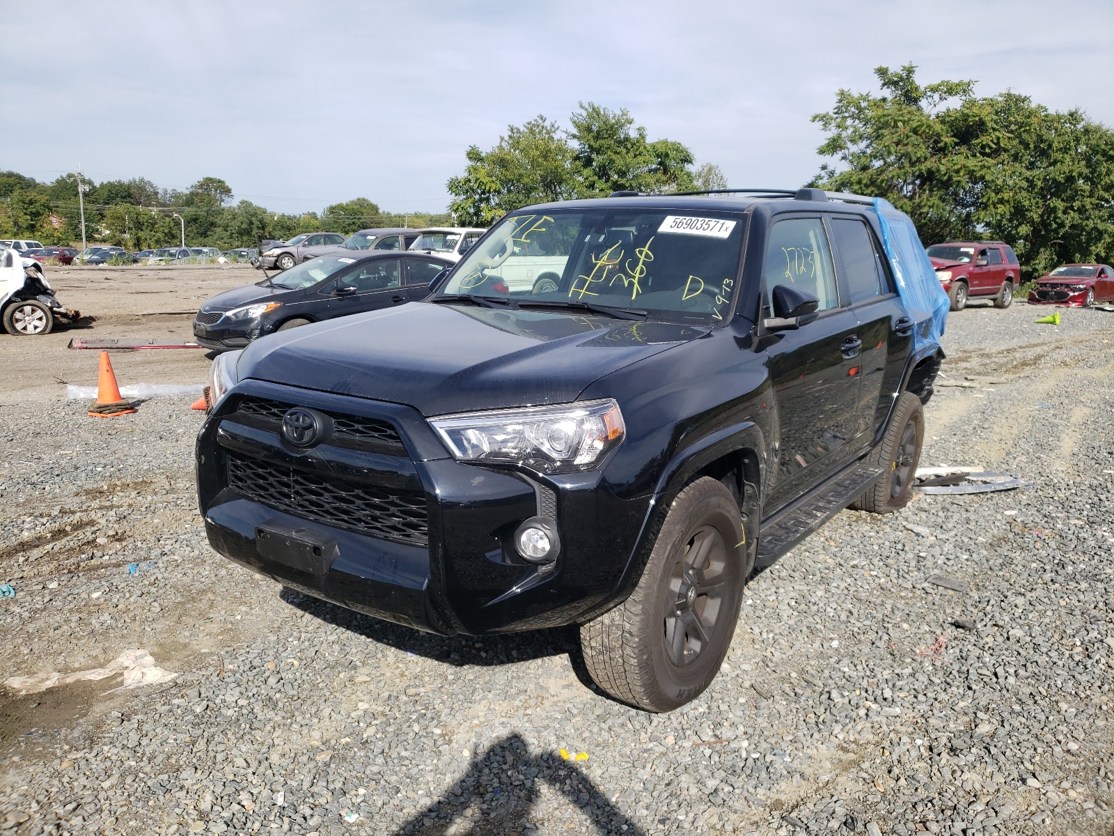 Photo 2 from auction – 2019 TOYOTA 4RUNNER SR with VIN JTEBU5JRXK5719037