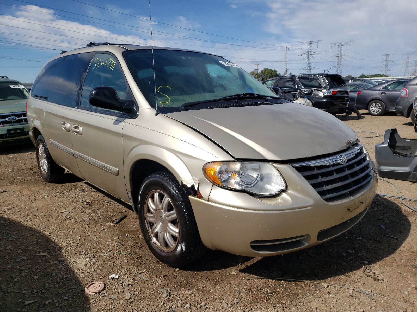 CHRYSLER TOWN & COU 2005 with VIN 2C4GP54L75R479820 - Photo from auction