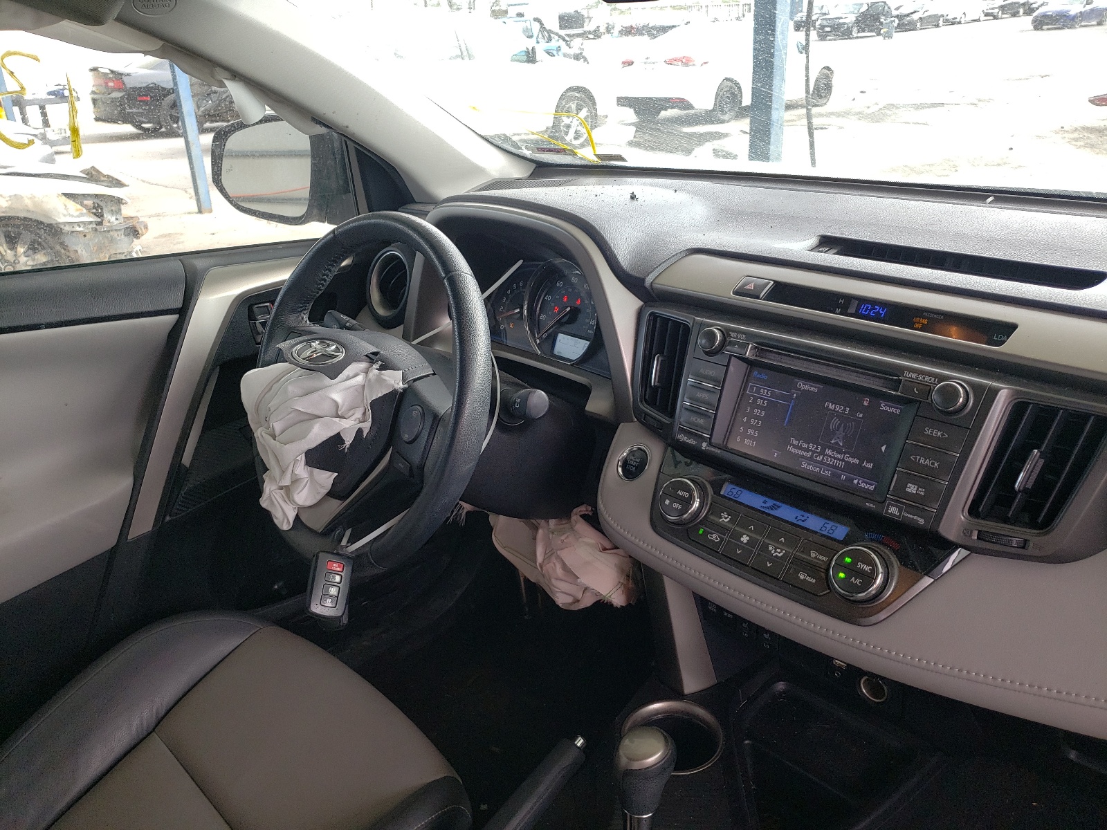 صورة رقم 9 من المزاد - 2015 TOYOTA RAV4 LIMIT مع VIN 2T3DFREV1FW258945
