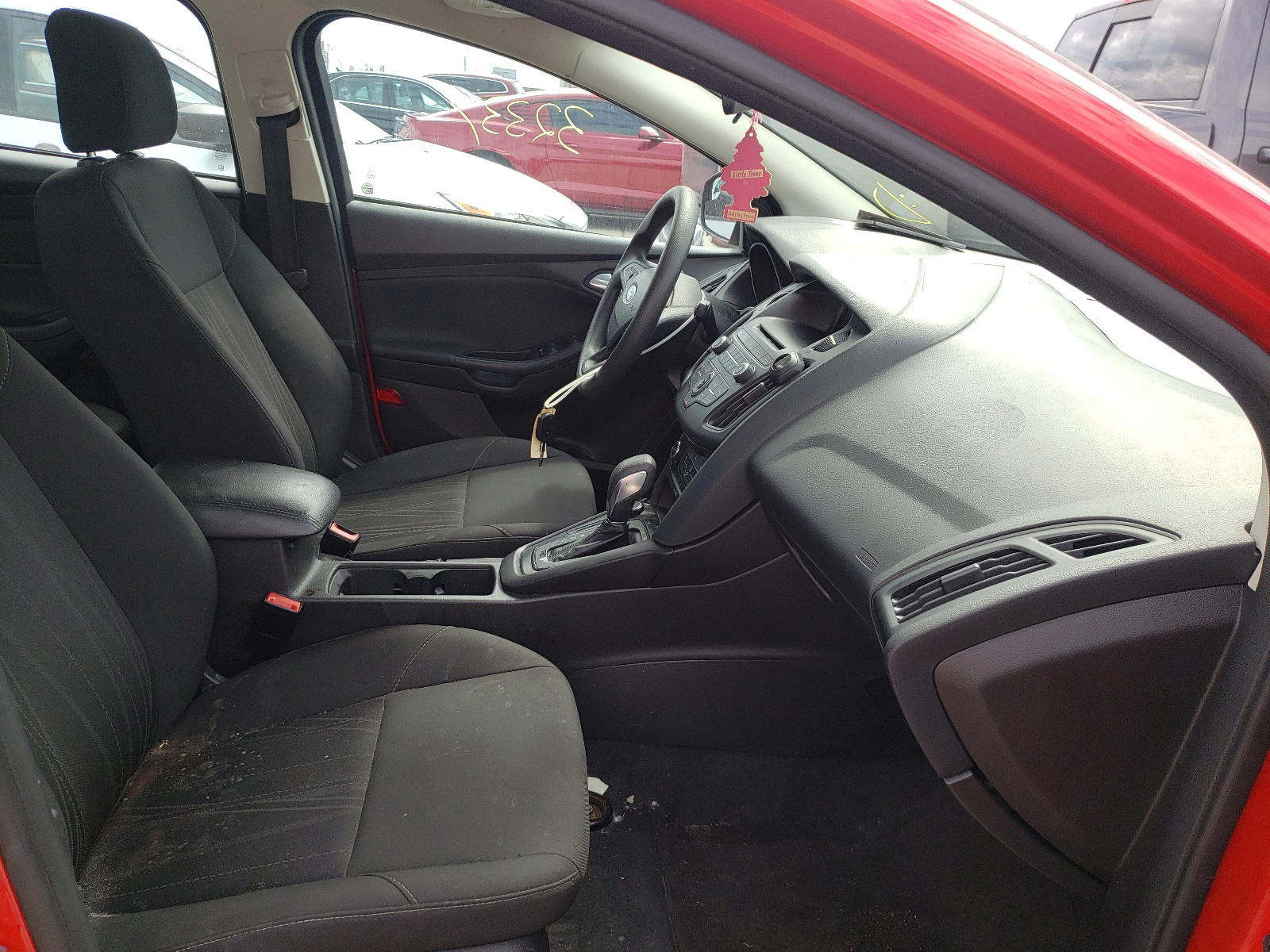 Photo 5 from auction – 2017 FORD FOCUS SE with VIN 1FADP3F26HL234344