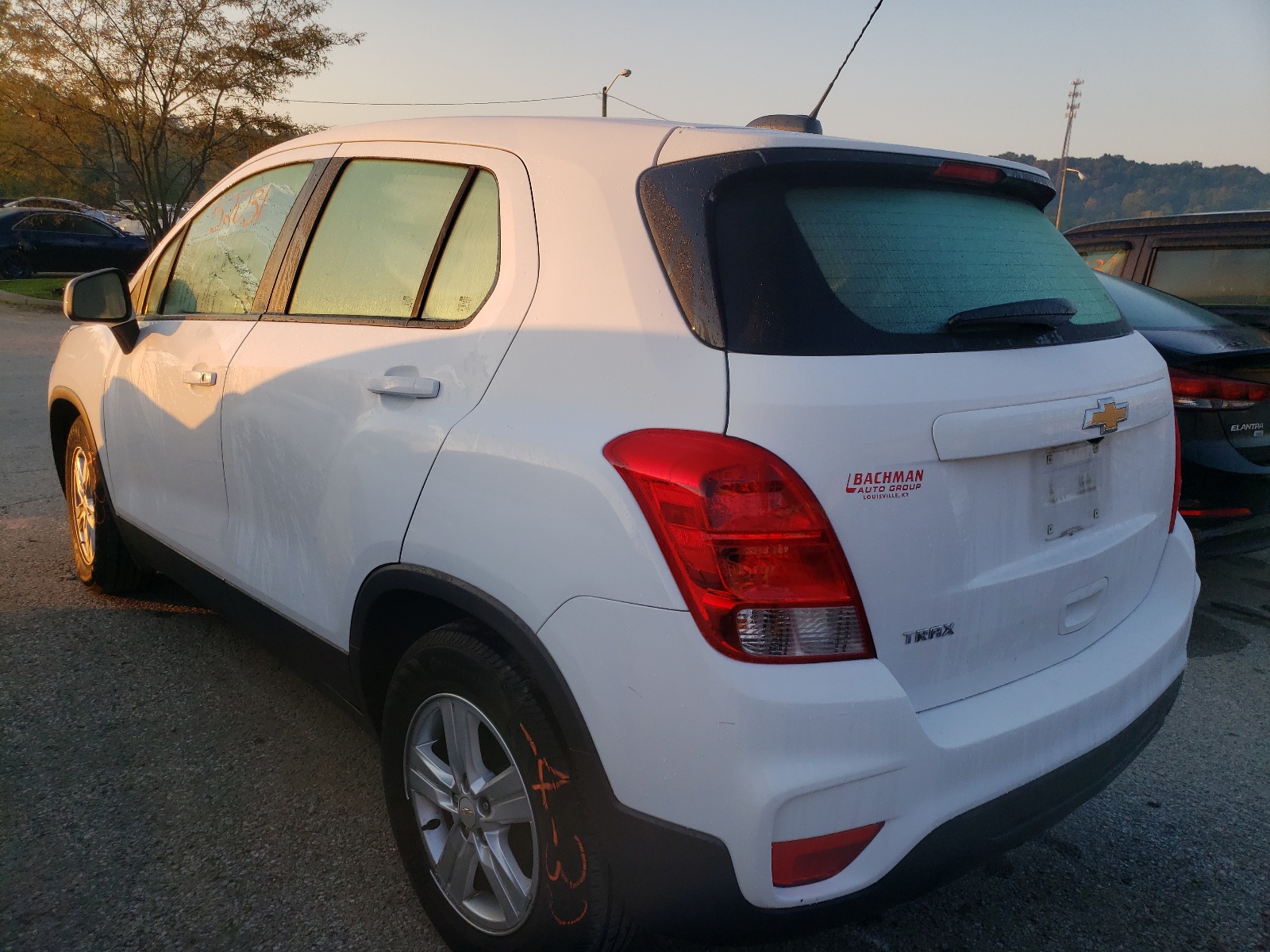 Photo 3 from auction – 2019 CHEVROLET TRAX LS with VIN 3GNCJKSB1KL389832