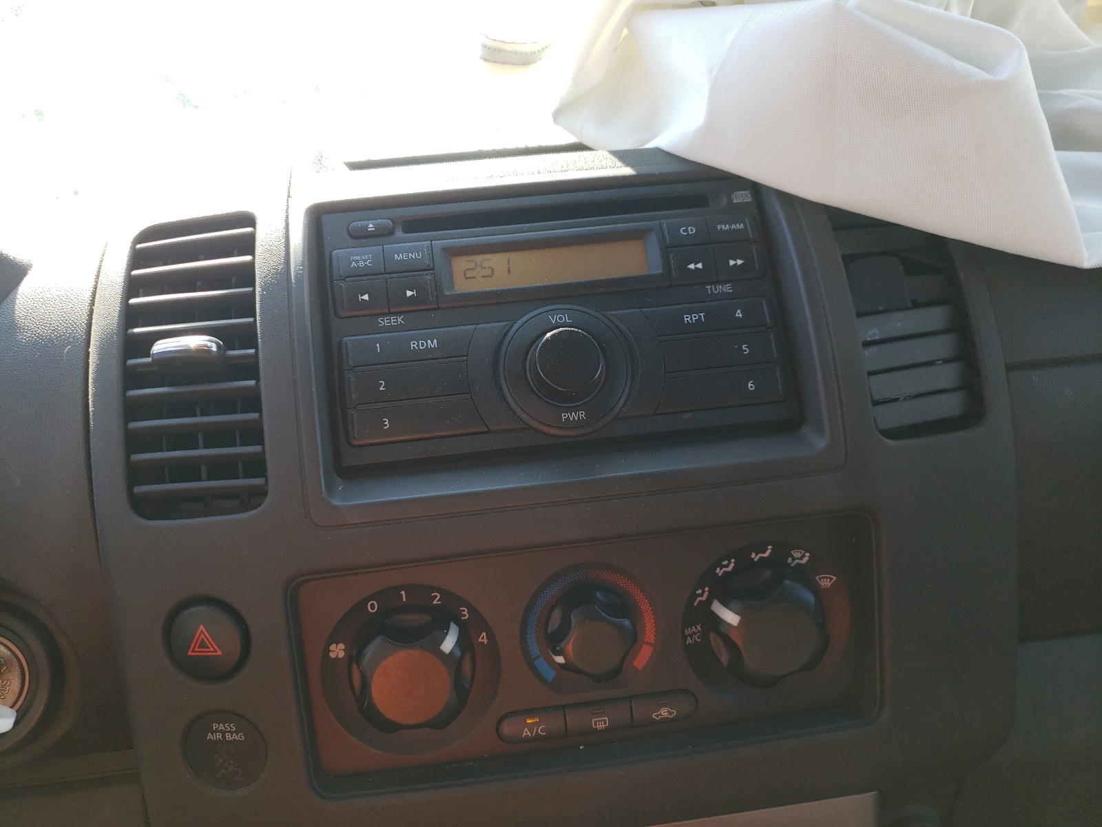 Photo 9 from auction – 2012 NISSAN PATHFINDER with VIN 5N1AR1NN6CC622525